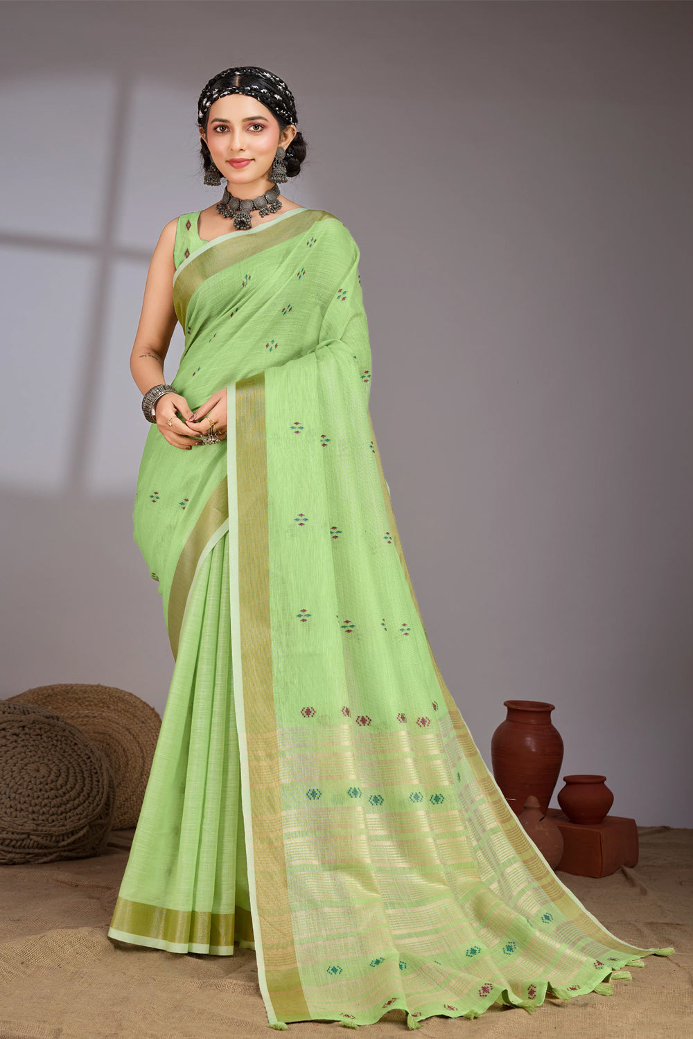 Cotton Jari Border With Resham Motifs