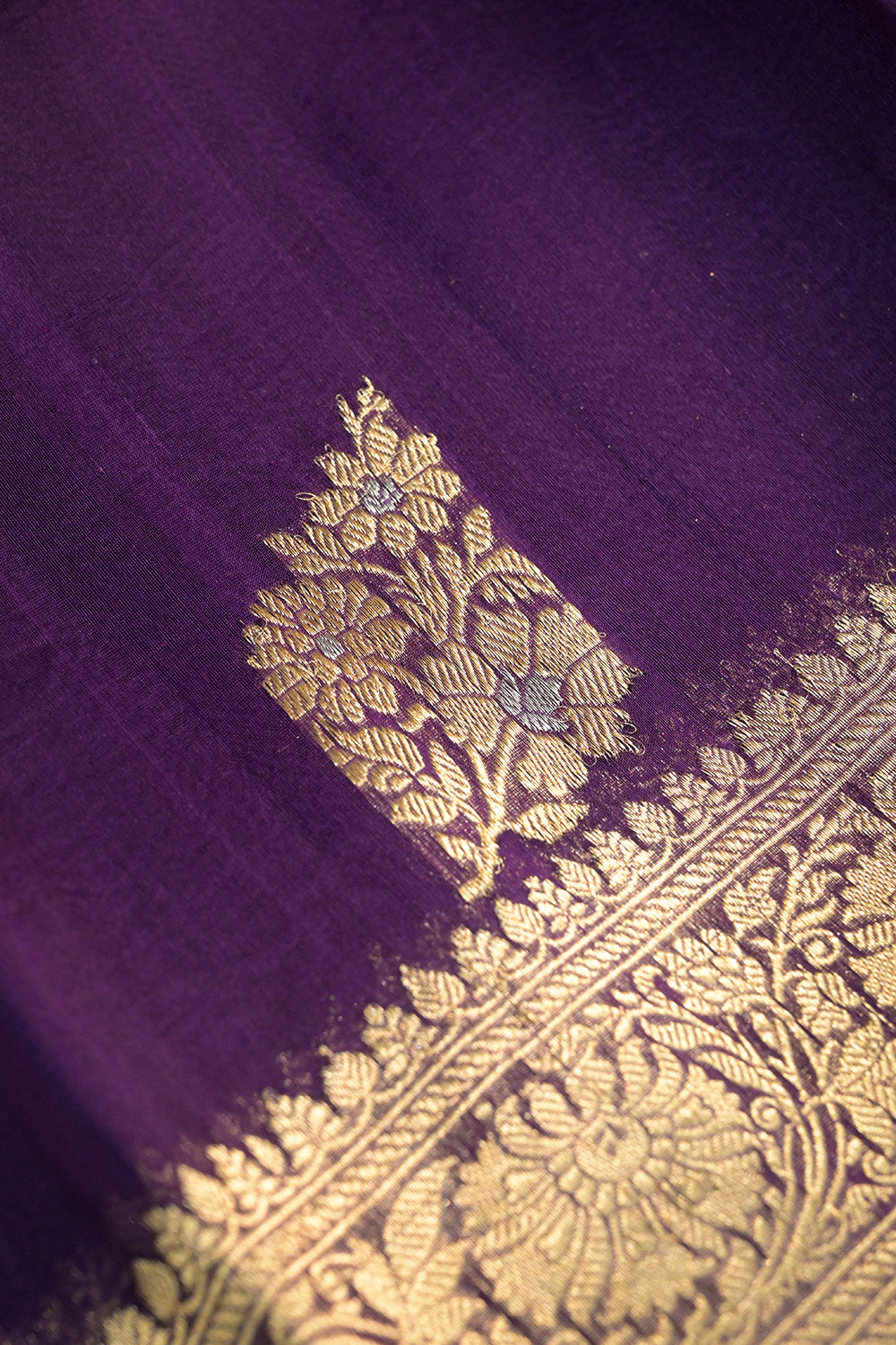 Organza Woven Jari Motifs With Self Matching