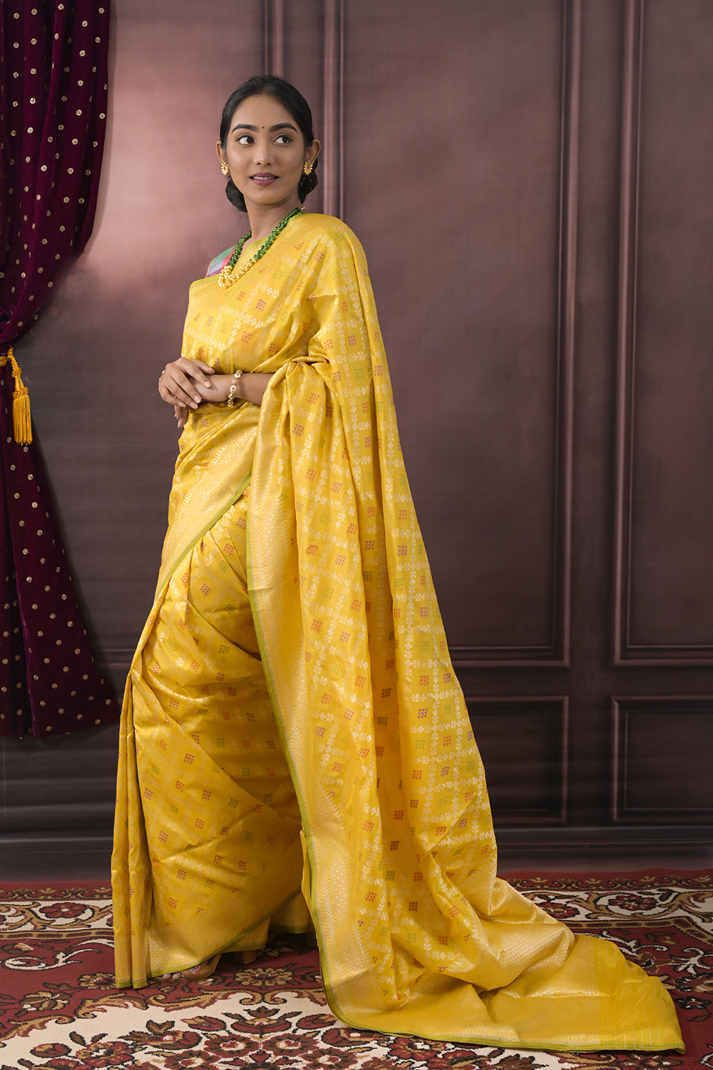 Banarasi Woven All Over Jaal With Triangular Motifs