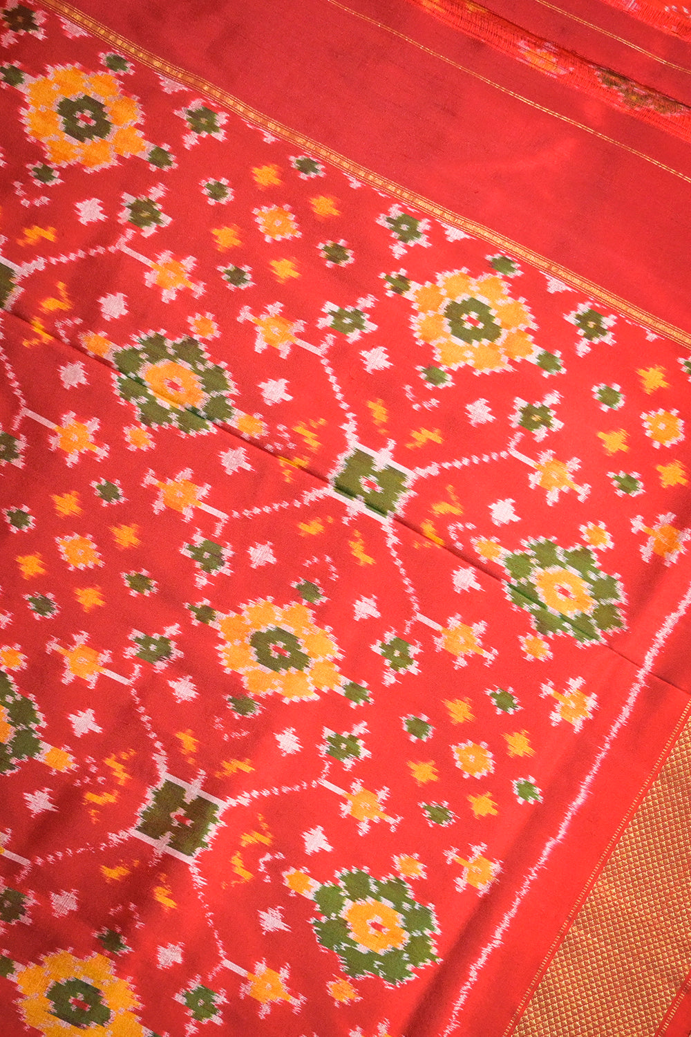 Ikkat Patola Tie And Dye Weave With Plain Body