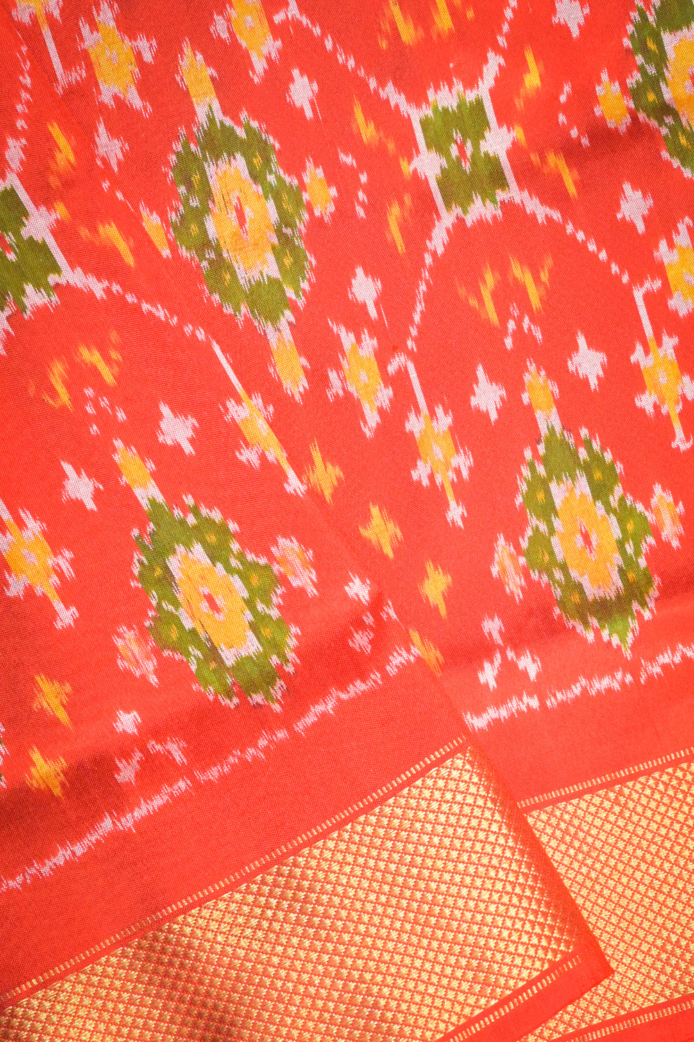 Ikkat Patola Tie And Dye Weave With Plain Body
