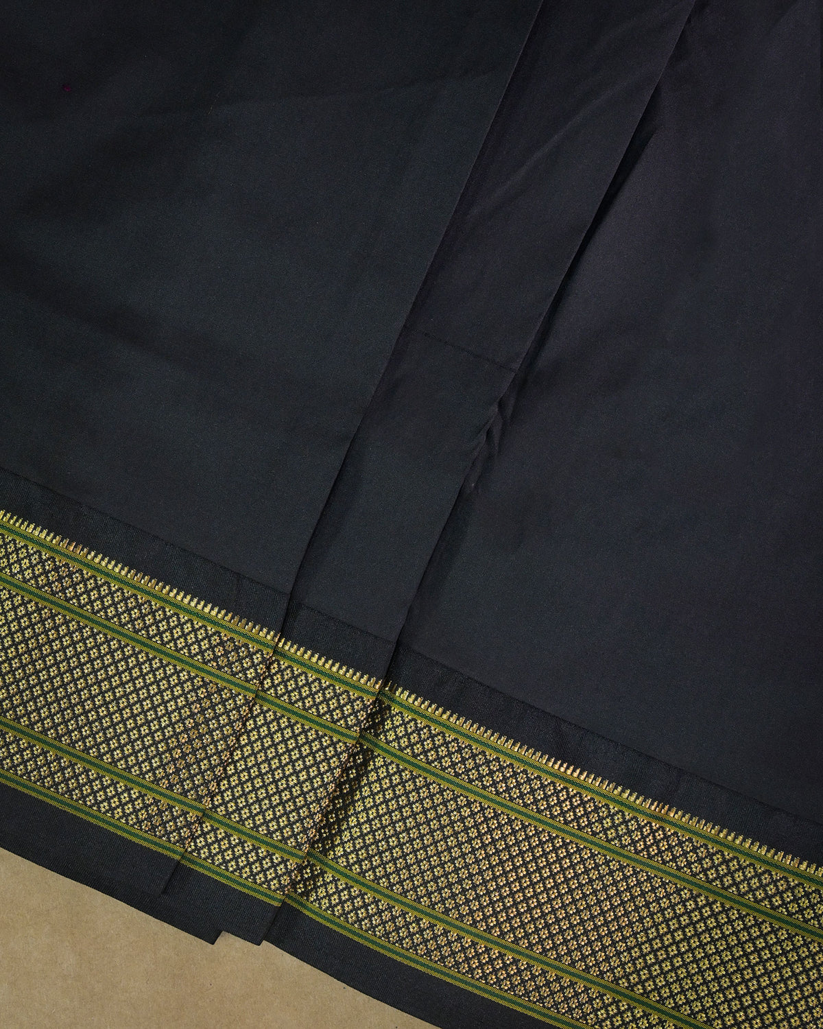 Grey Silk Paithanis Woven paithani with black contrast