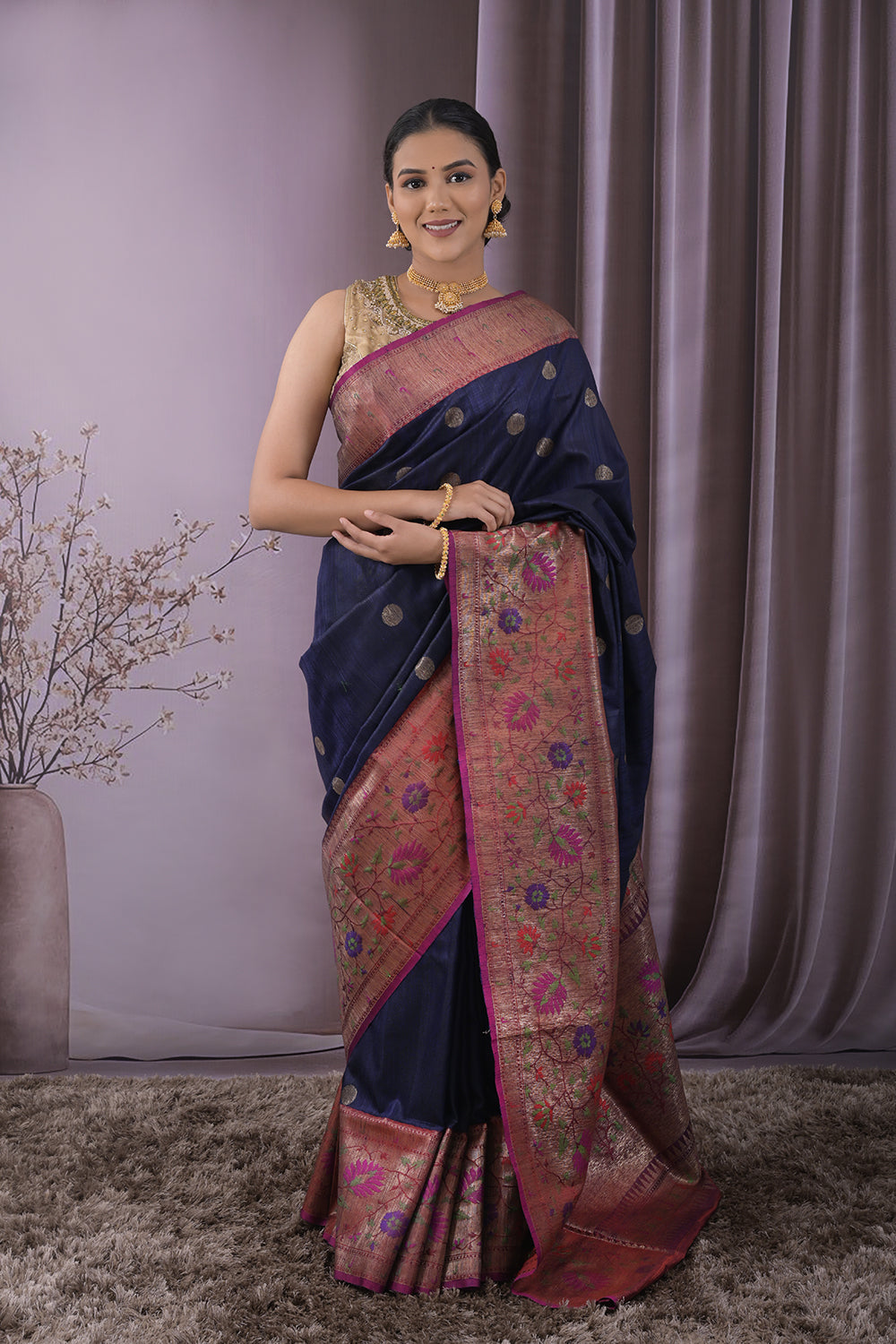 Banarasi Circular Round Motifs With Antique Jari