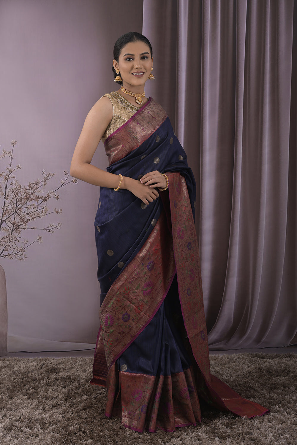 Banarasi Circular Round Motifs With Antique Jari