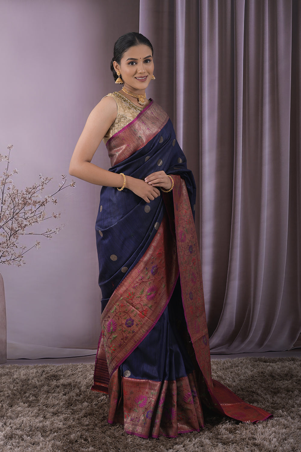Banarasi Circular Round Motifs With Antique Jari
