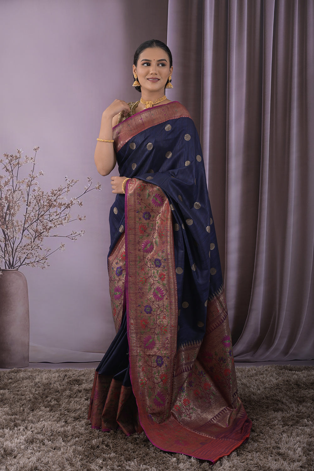 Banarasi Circular Round Motifs With Antique Jari