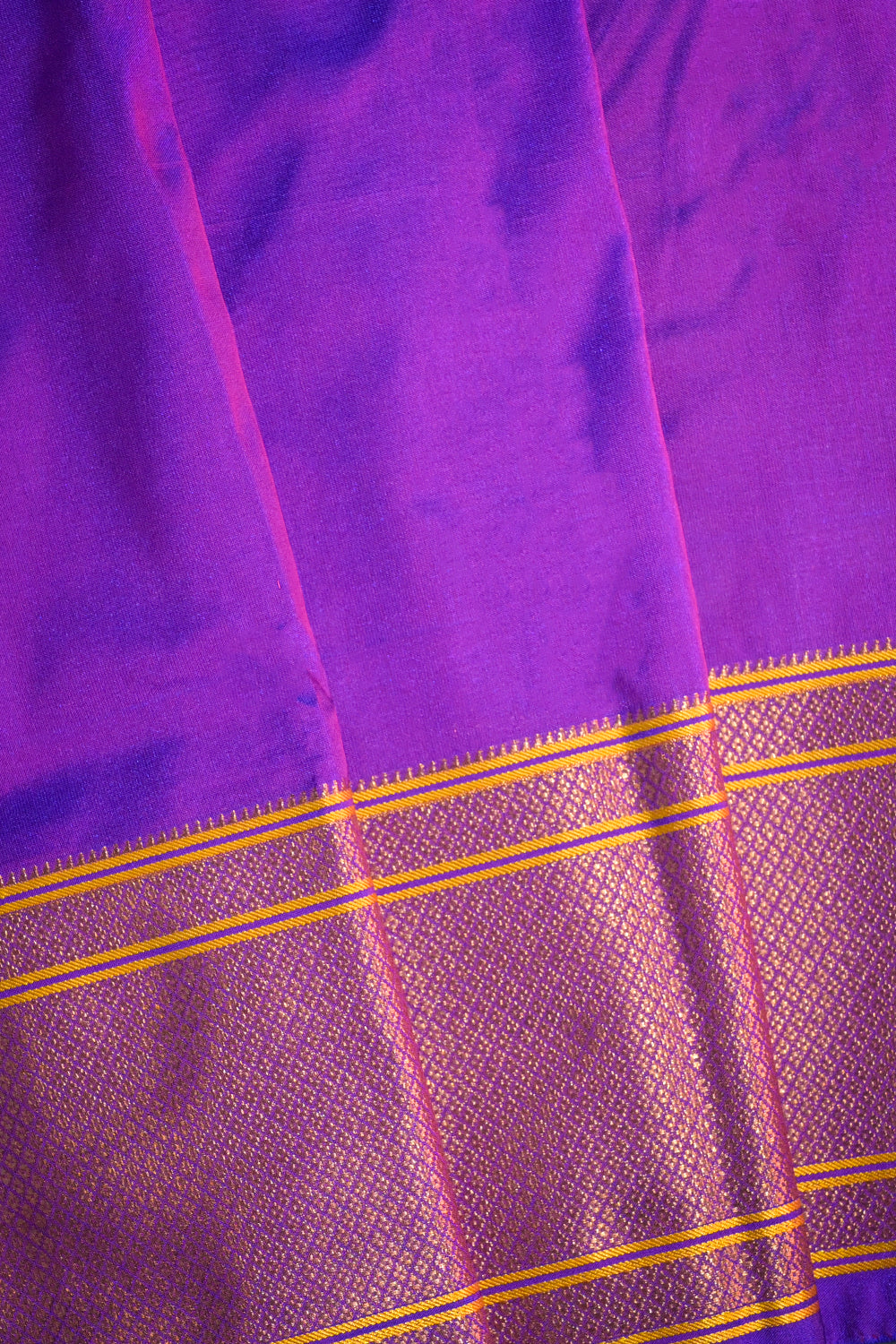 Semi Silk Woven Self Maharani Paithani