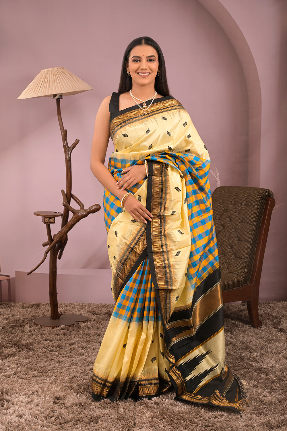 Kolhapuri Ilkal Woven Gold Jari Leaves Motifs with Multicoloured Chex