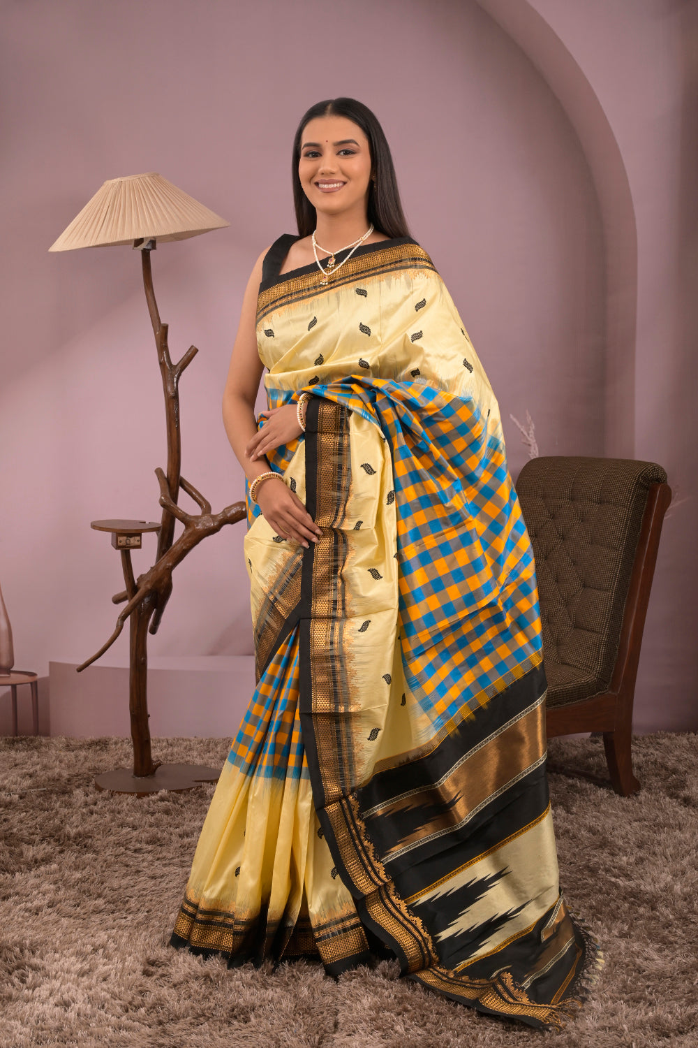 Kolhapuri Ilkal Woven Gold Jari Leaves Motifs with Multicoloured Chex