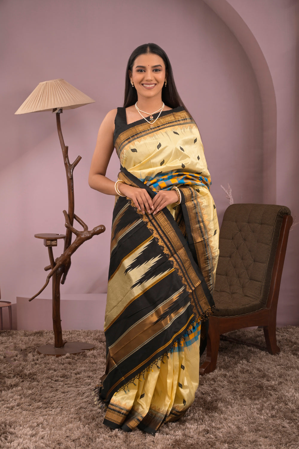 Kolhapuri Ilkal Woven Gold Jari Leaves Motifs with Multicoloured Chex