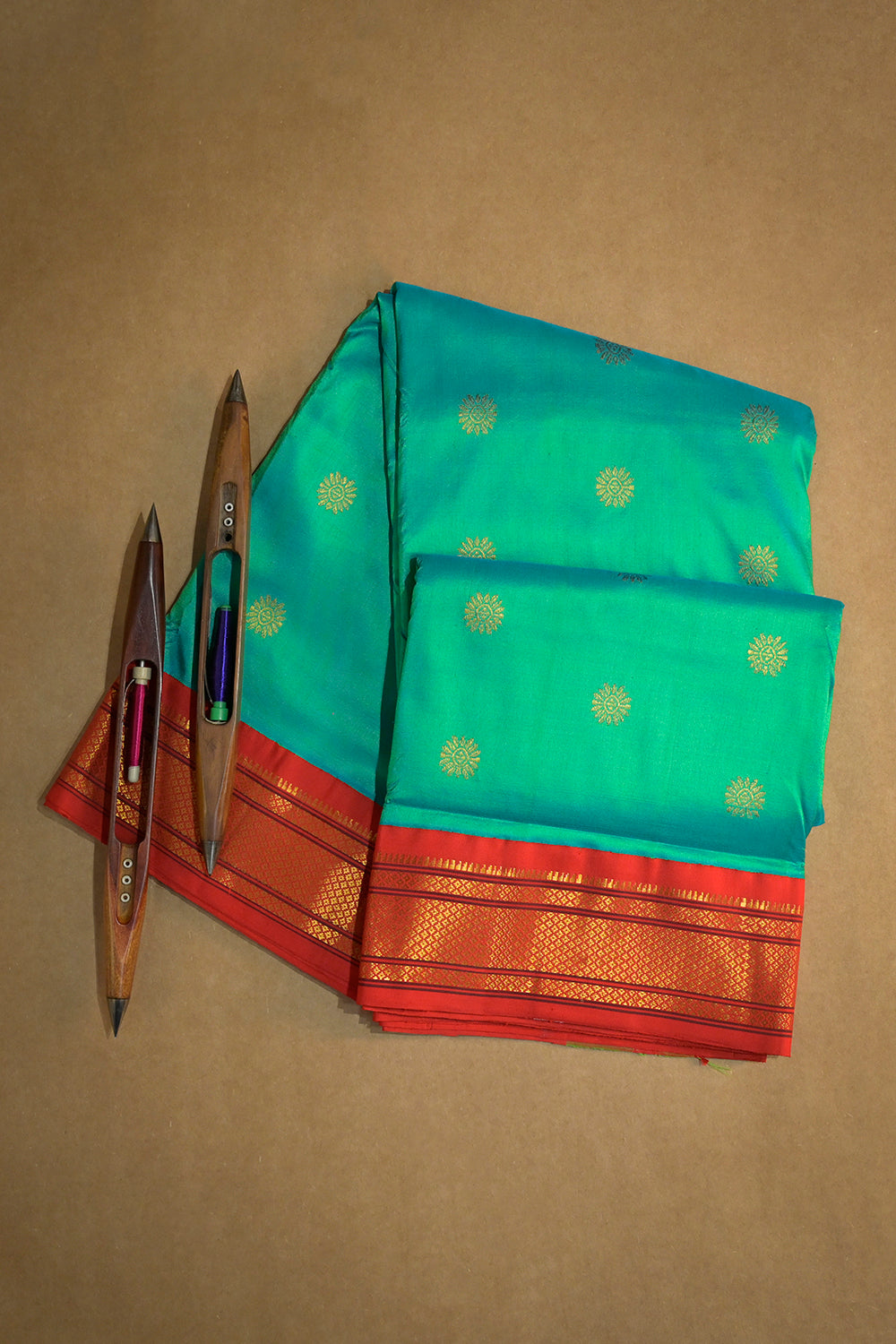9yard Handwoven Pure Paithani With Chakri Buttis And Red Contrast