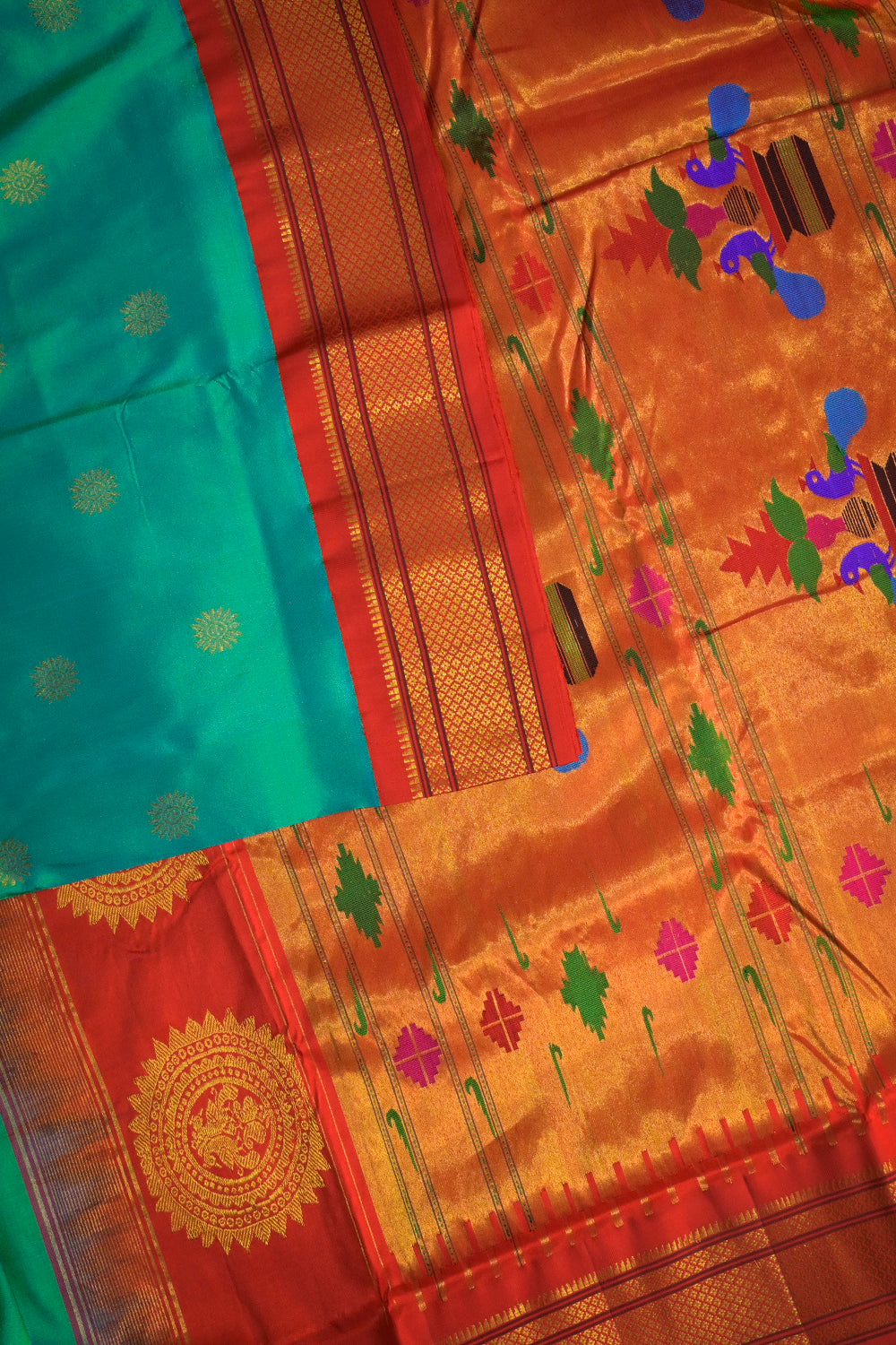 9yard Handwoven Pure Paithani With Chakri Buttis And Red Contrast
