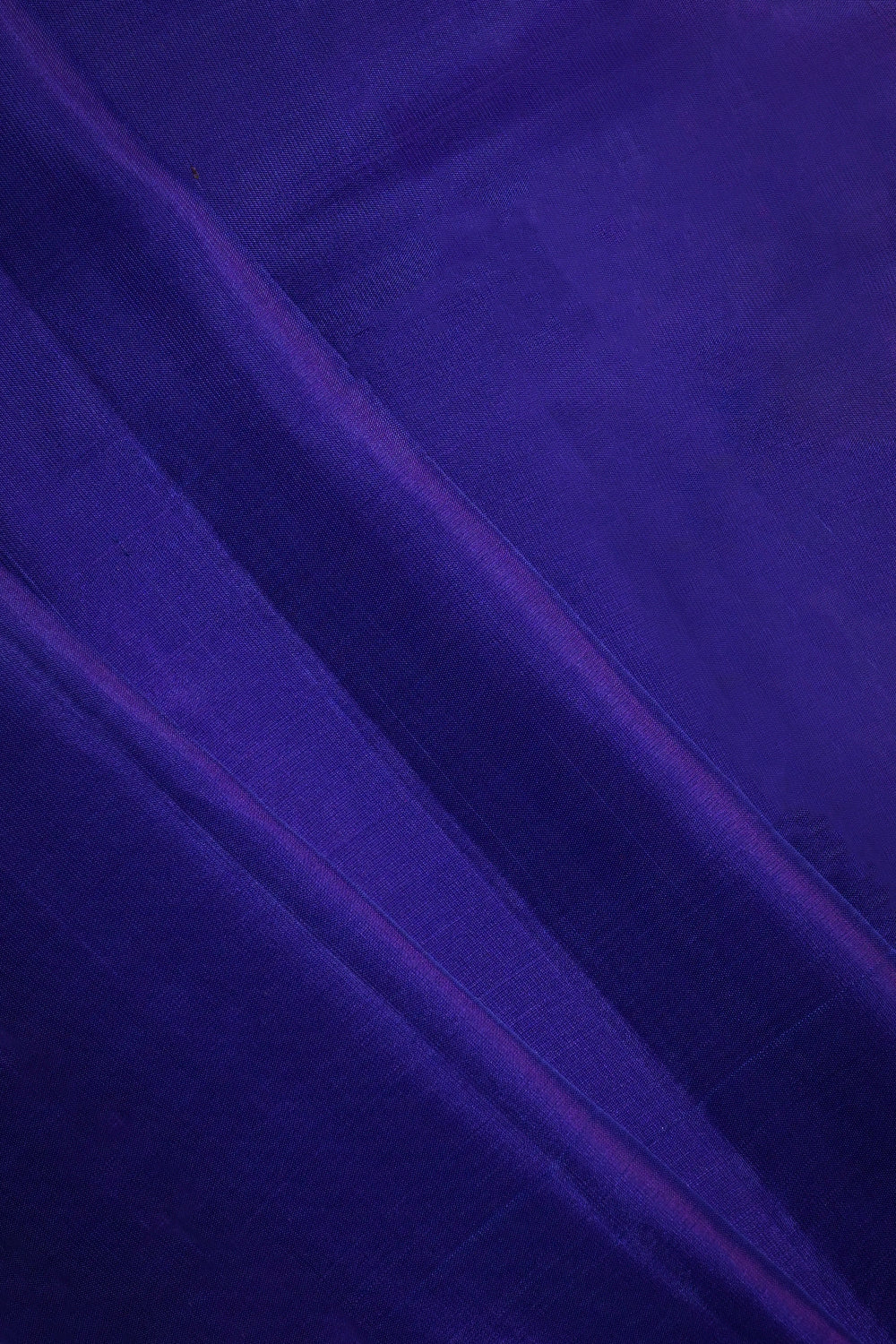 Soft Silk Borderless With Triple Leaves Motifs
