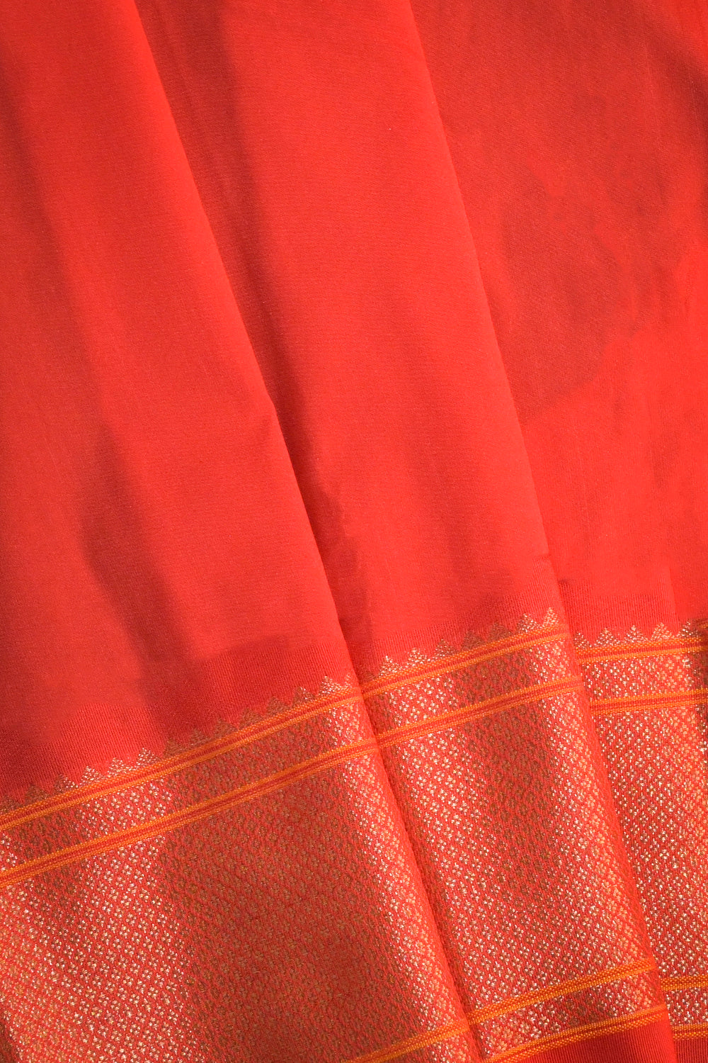 Semi Silk Woven Contrast Maharani Paithani