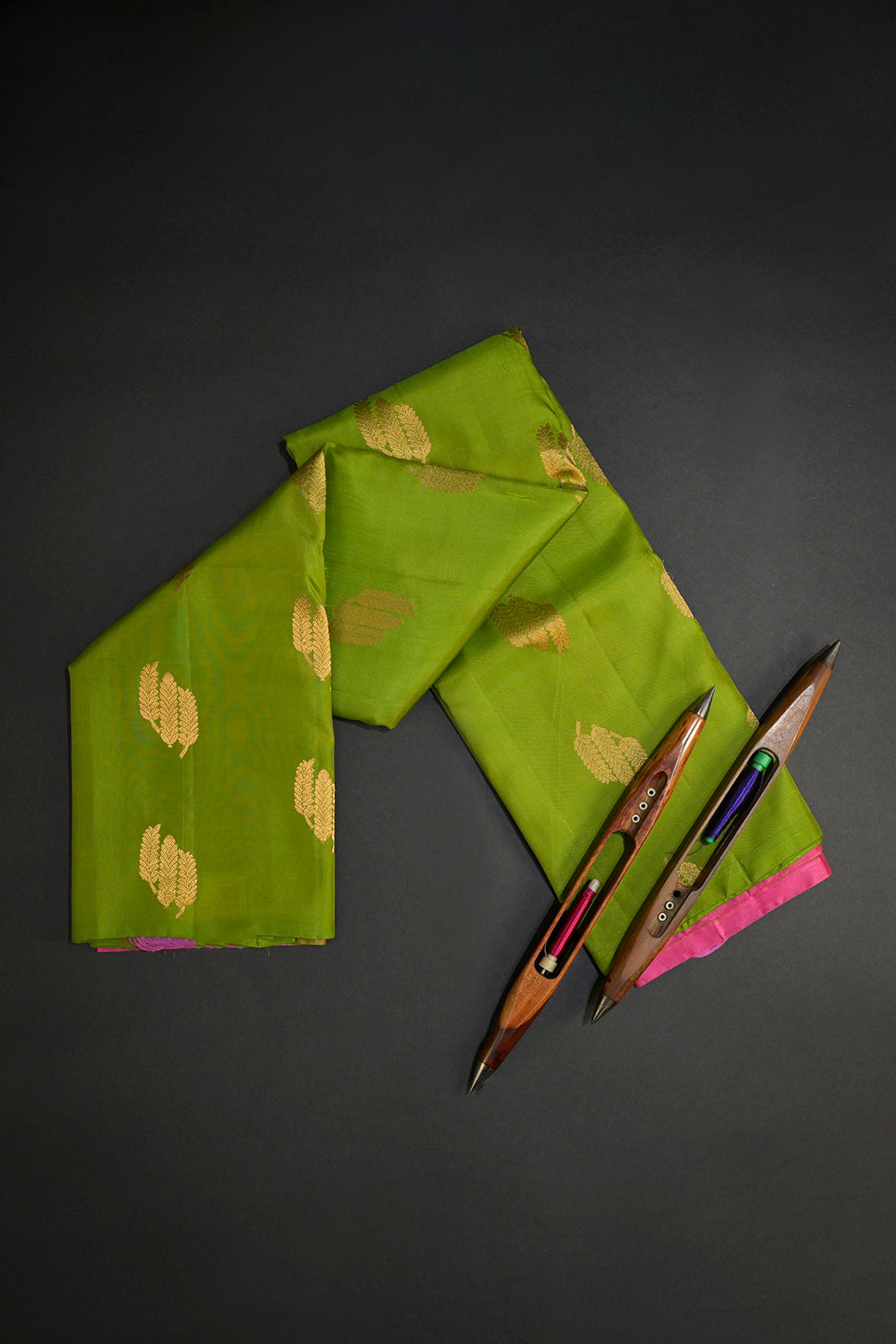Soft Silk Borderless With Triple Leaves Motifs