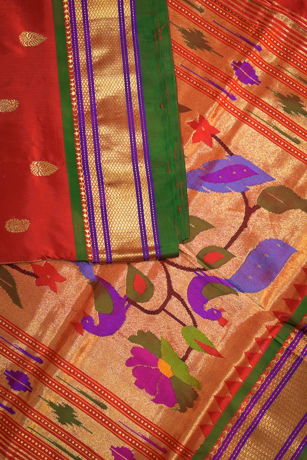 9yard Handwoven Pure Paithani With Nath Buttis And Green Contrast