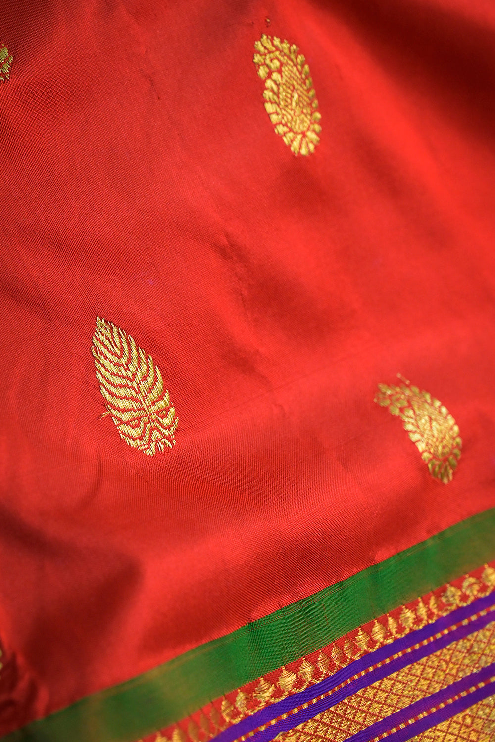 9yard Handwoven Pure Paithani With Nath Buttis And Green Contrast