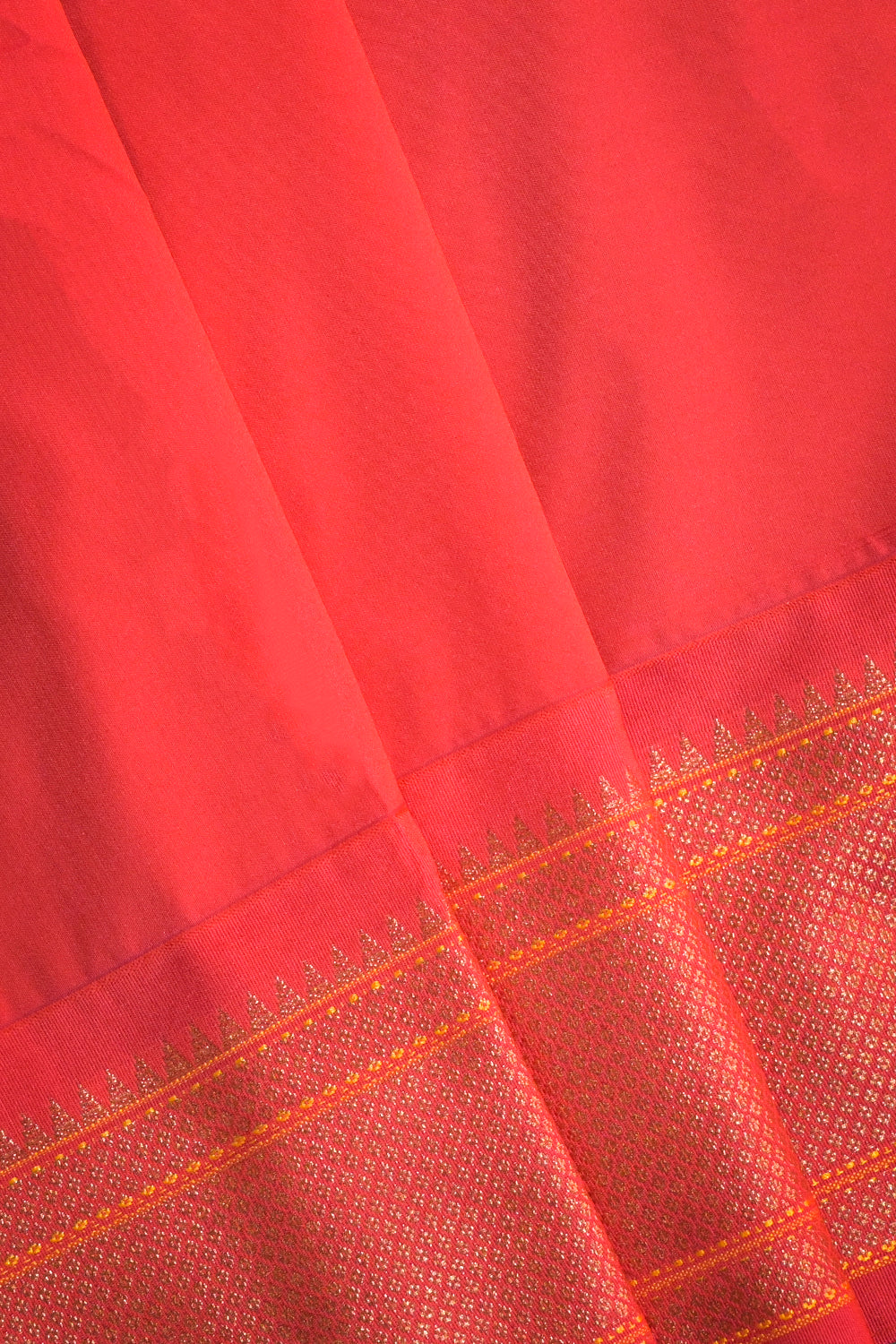 Semi Silk Woven Contrast Maharani Paithani