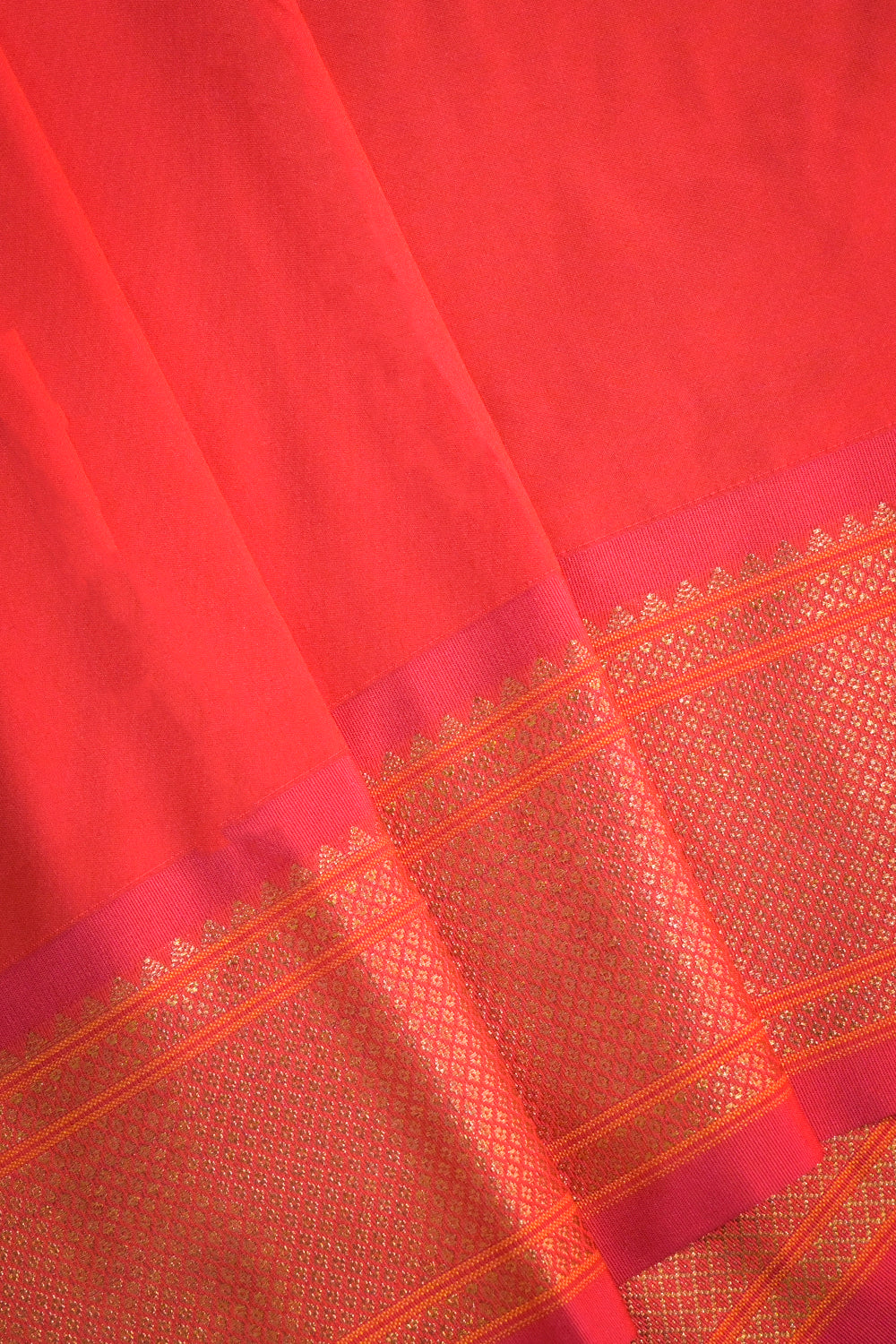 Semi Silk Woven Contrast Maharani Paithani