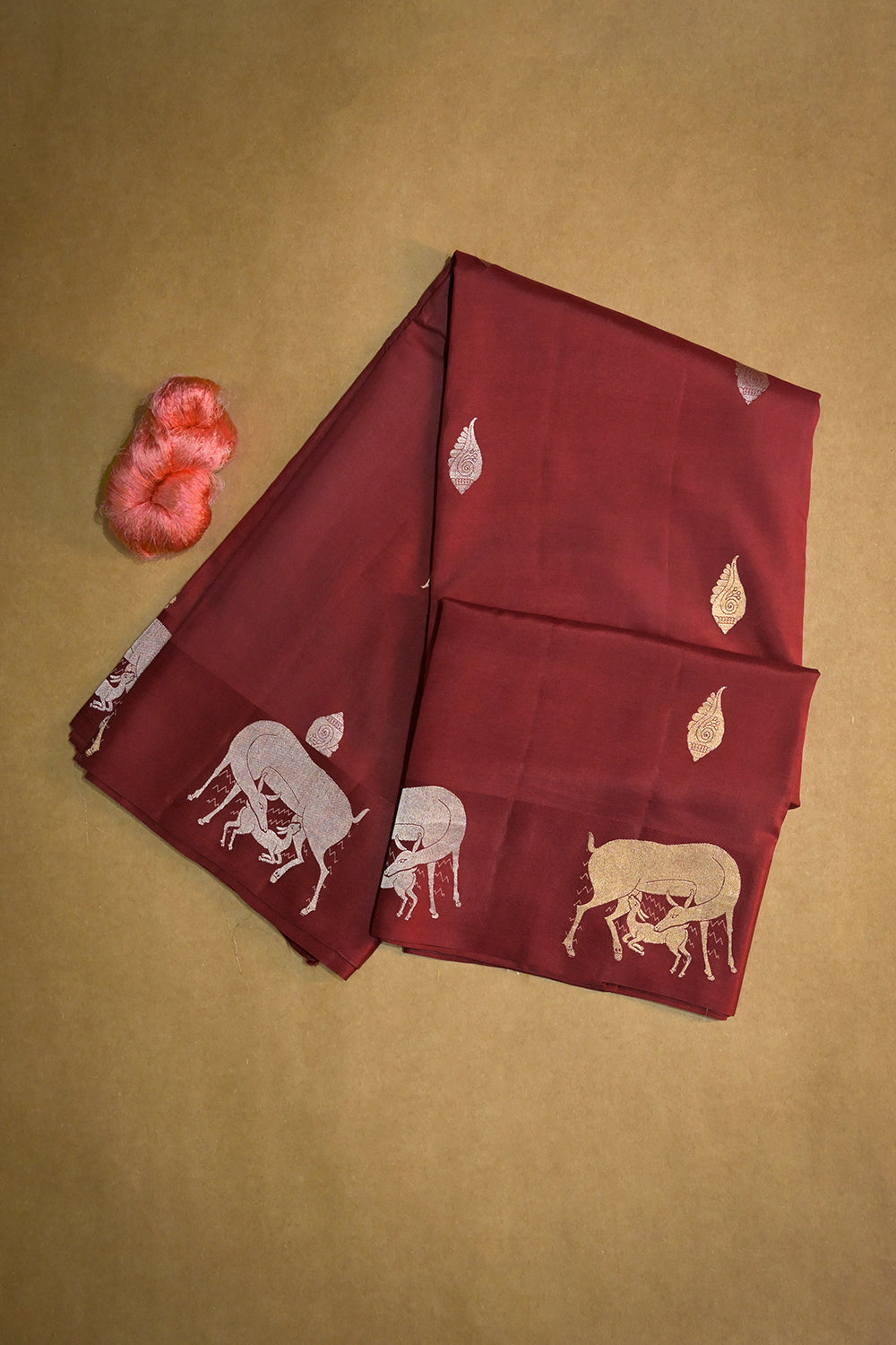 Banarasi Kadhwa Handwoven Border Buttis With Antelope Design Border