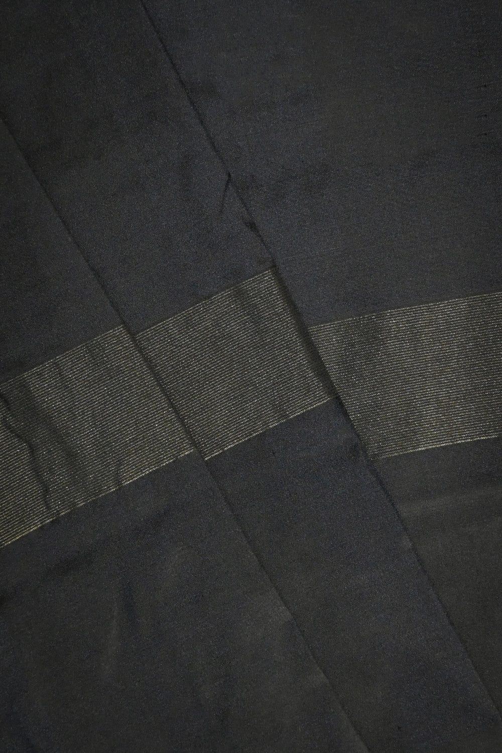 Ikkat Patola Tie And Dye Weave With Black Contrast