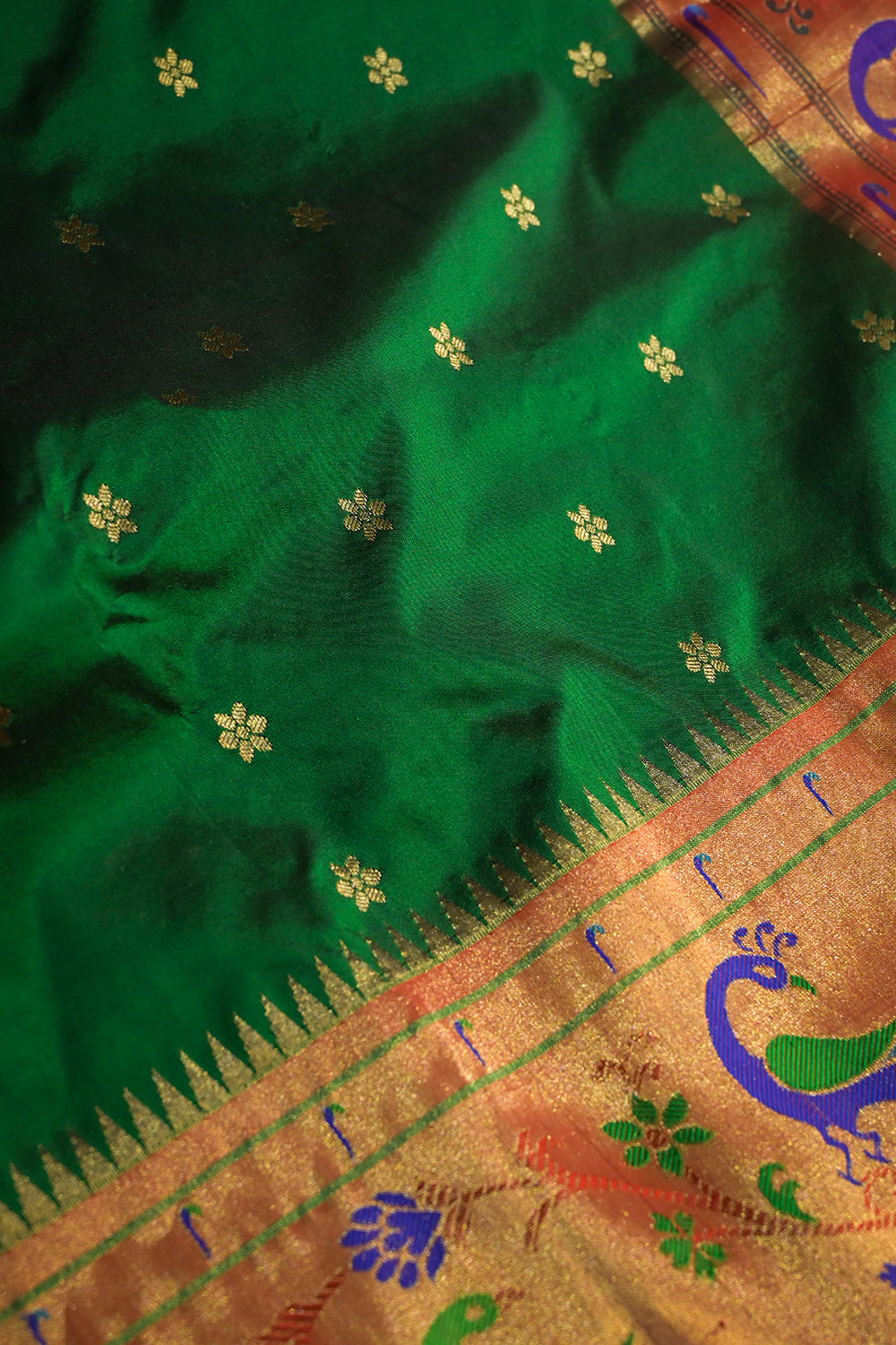 Paithani Handwoven Paithani With Lotus Peacock Border