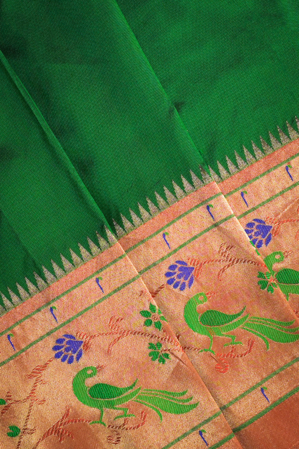 Paithani Handwoven Paithani With Lotus Peacock Border