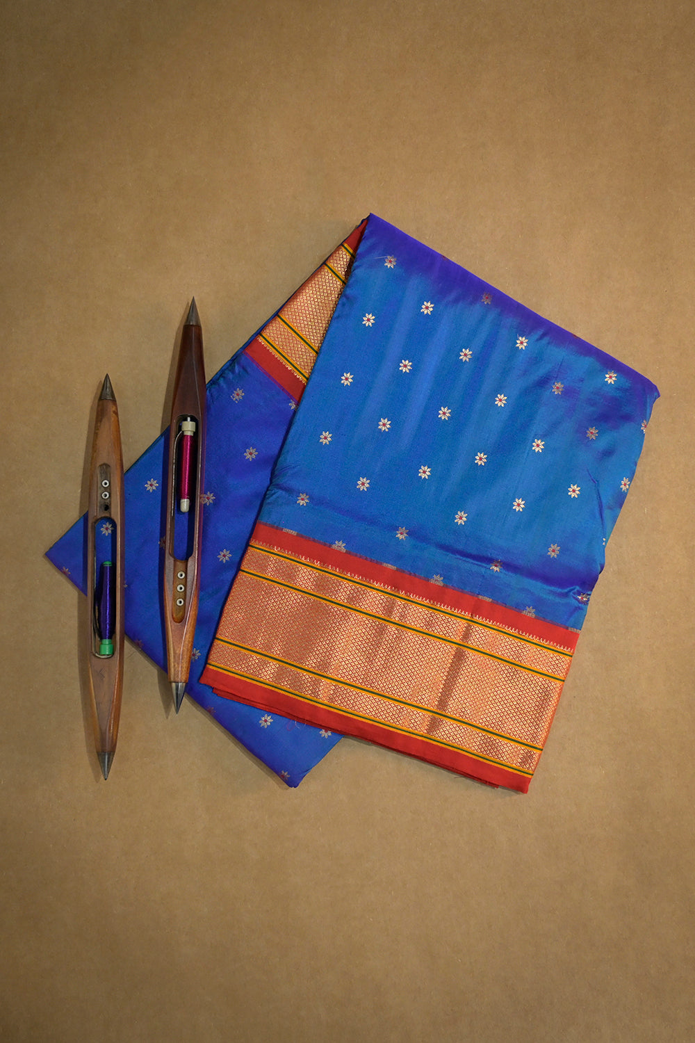 9yard Handwoven Pure Paithani With Meena Buttis And Red Contrast