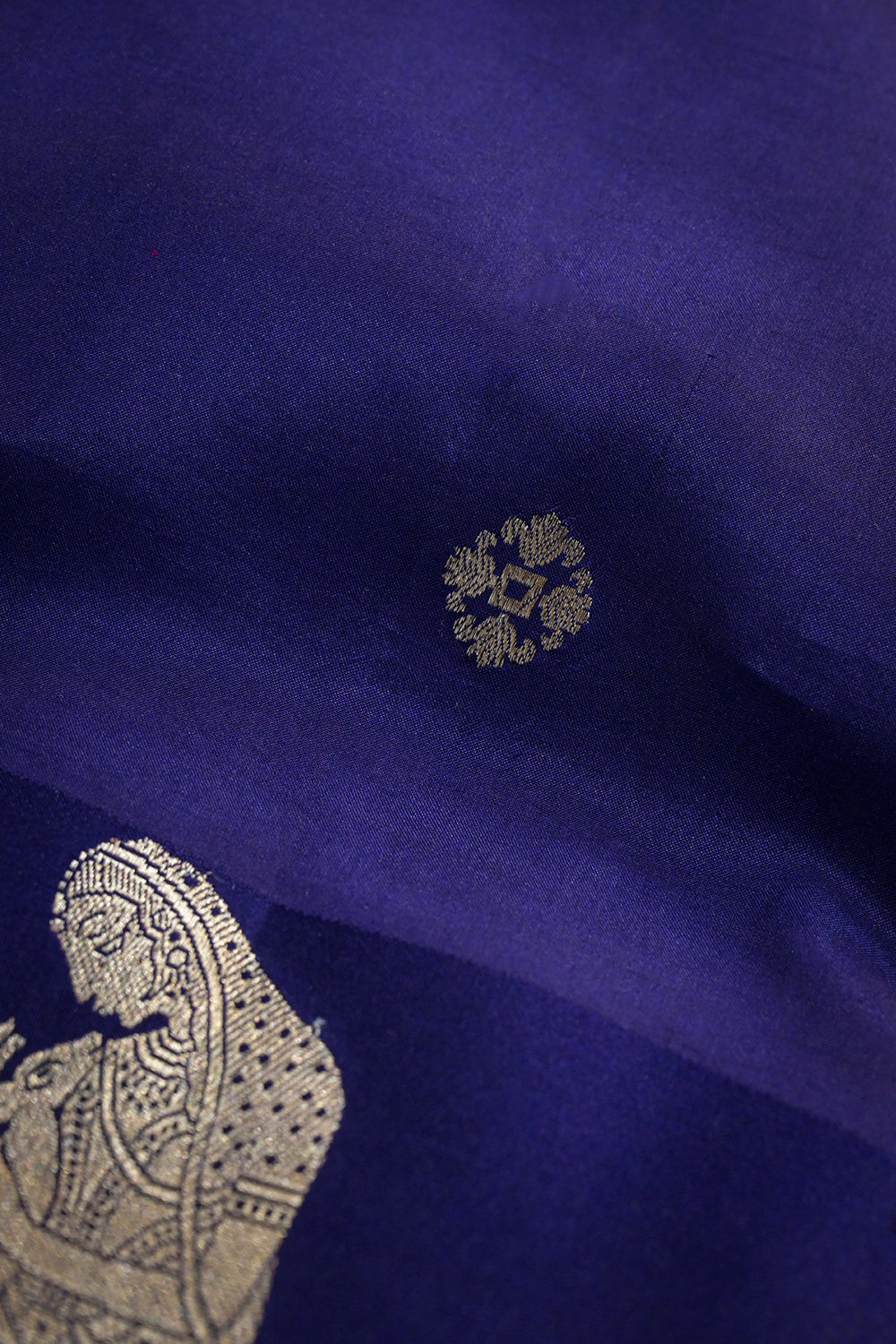 Banarasi Kadhwa Handwoven Border Buttis With Sitabuldi Design Border