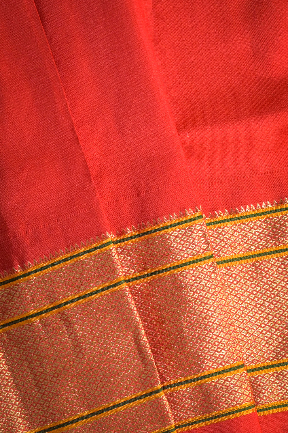 9yard Handwoven Pure Paithani With Meena Buttis And Red Contrast