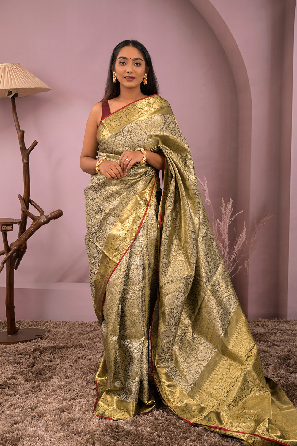 Tissue Woven All Over Jaal With Betel Leafs Motifs