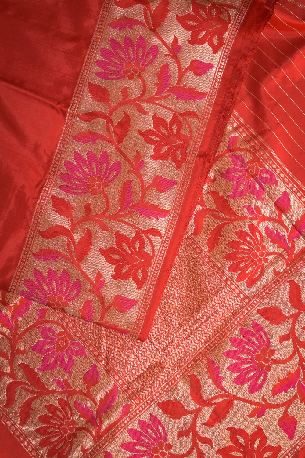 Banarasi Plain Body With Lotus Border