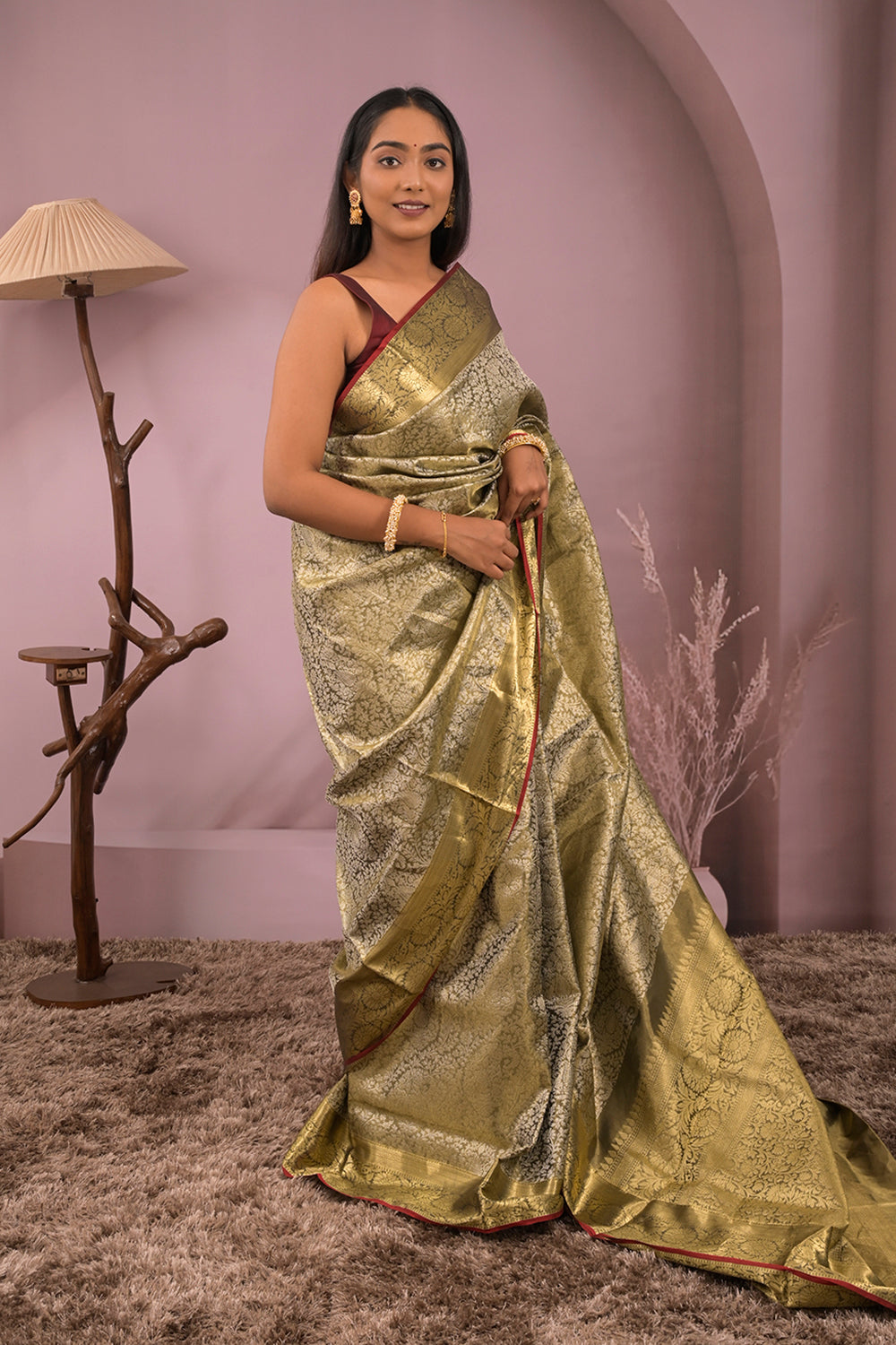 Tissue Woven All Over Jaal With Betel Leafs Motifs