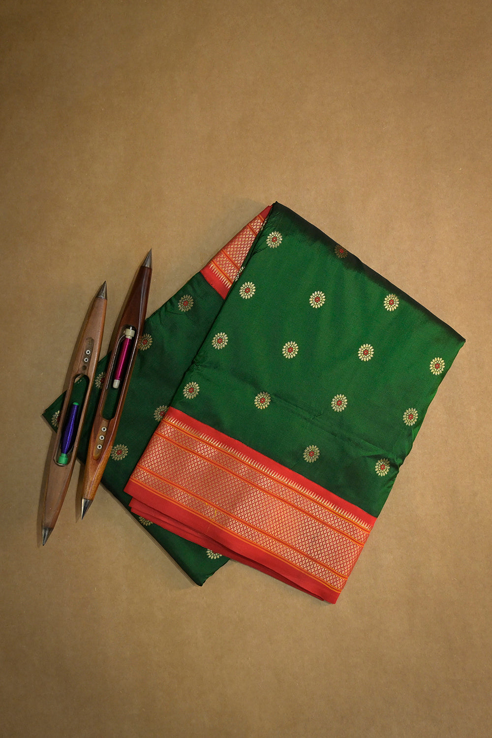 9yard Handwoven Pure Paithani With Chakra Meena Buttis And Red Contrast
