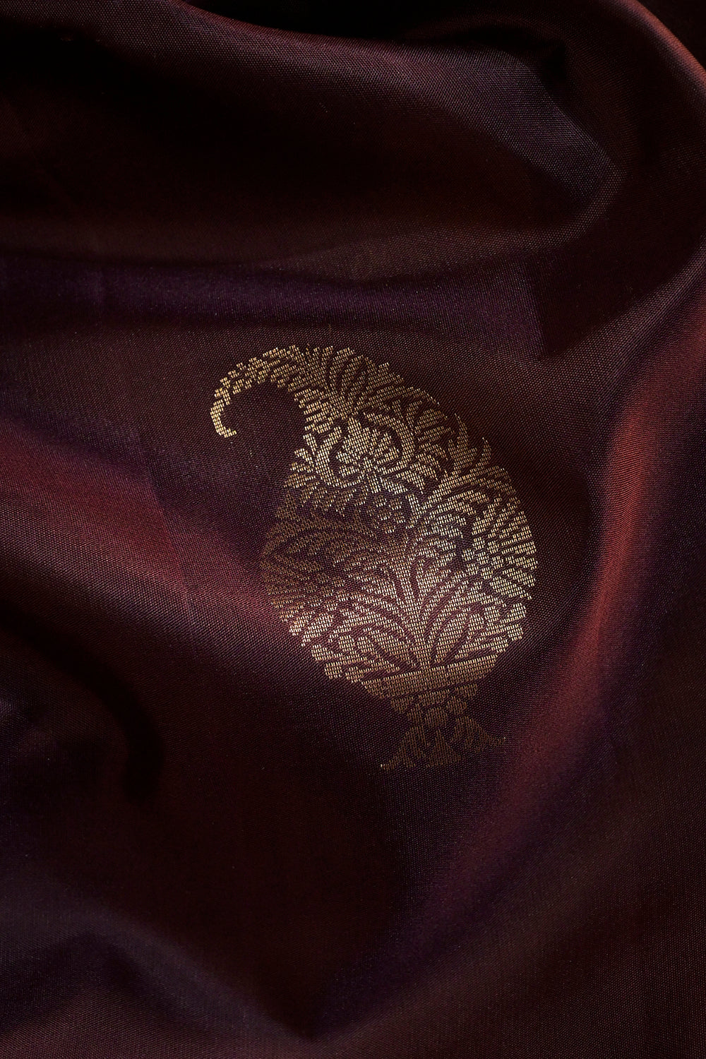 Soft Silk Woven Jari Motifs With Contrast Tie And Dye Weave