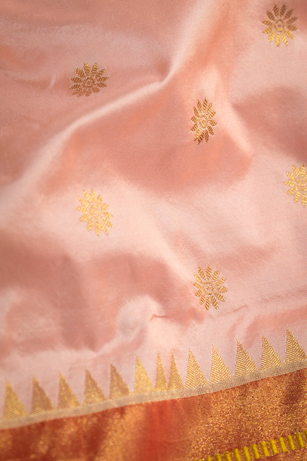 Paithani Handwoven Paithani With Lotus peacock Border