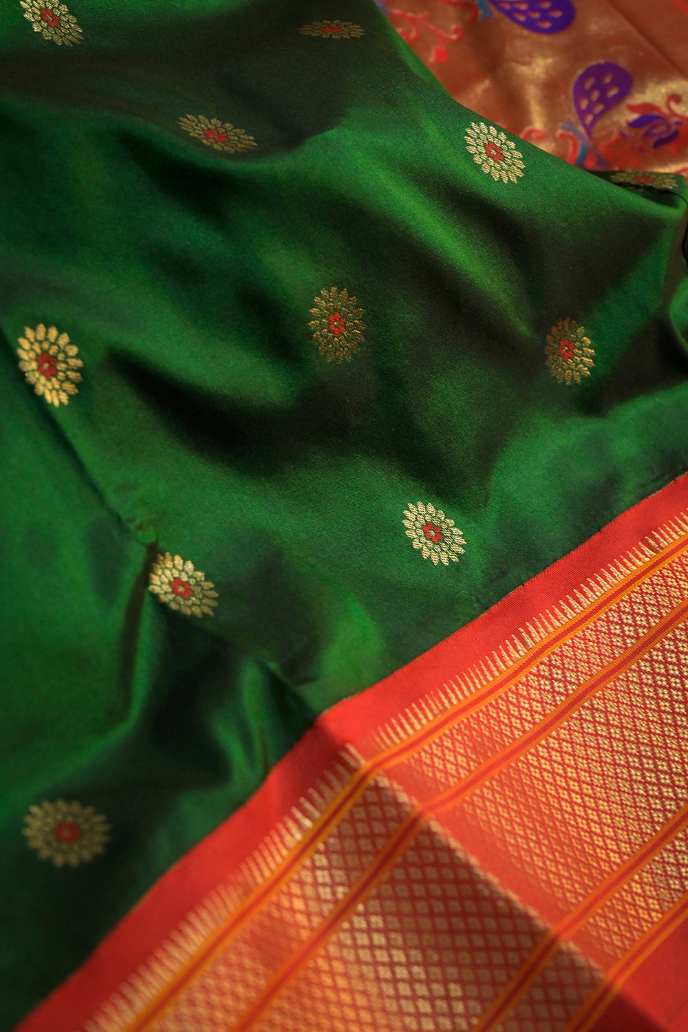 9yard Handwoven Pure Paithani With Chakra Meena Buttis And Red Contrast