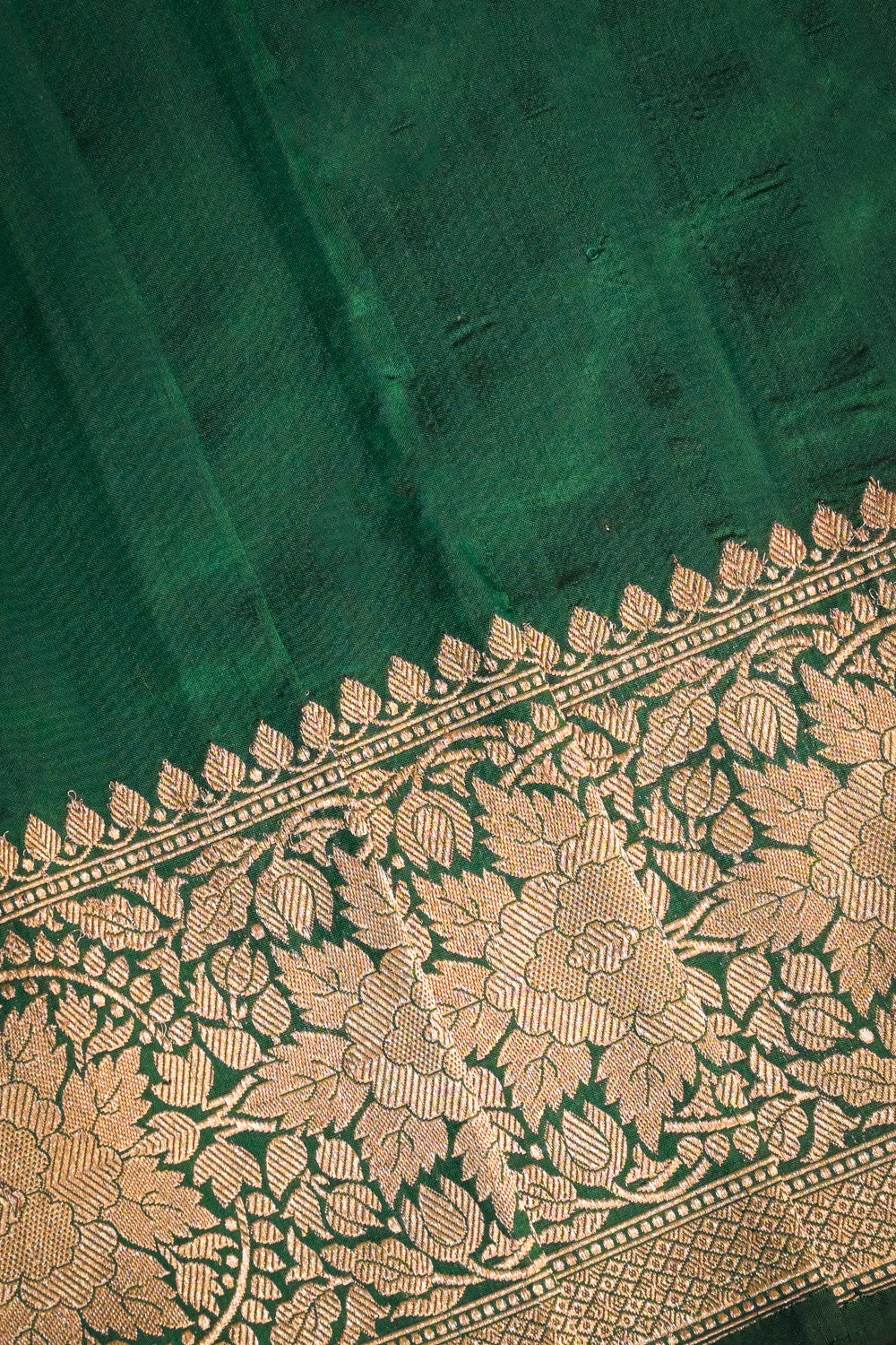 Banarasi Woven Jari And Meenakari Motifs
