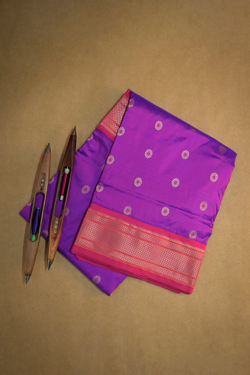 9yard Handwoven Pure Paithani With Chakra Meena Buttis And Pink Contrast