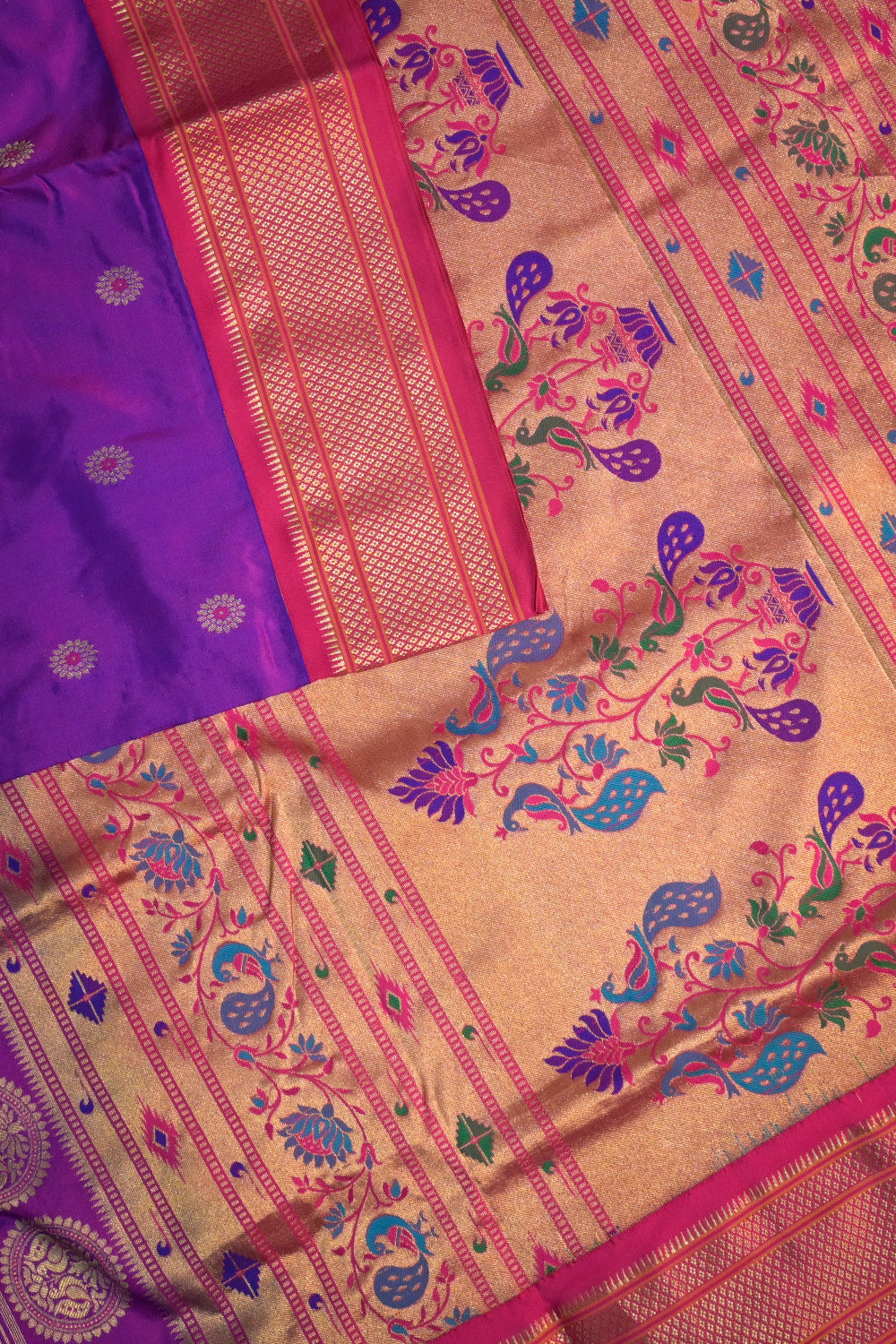 9yard Handwoven Pure Paithani With Chakra Meena Buttis And Pink Contrast
