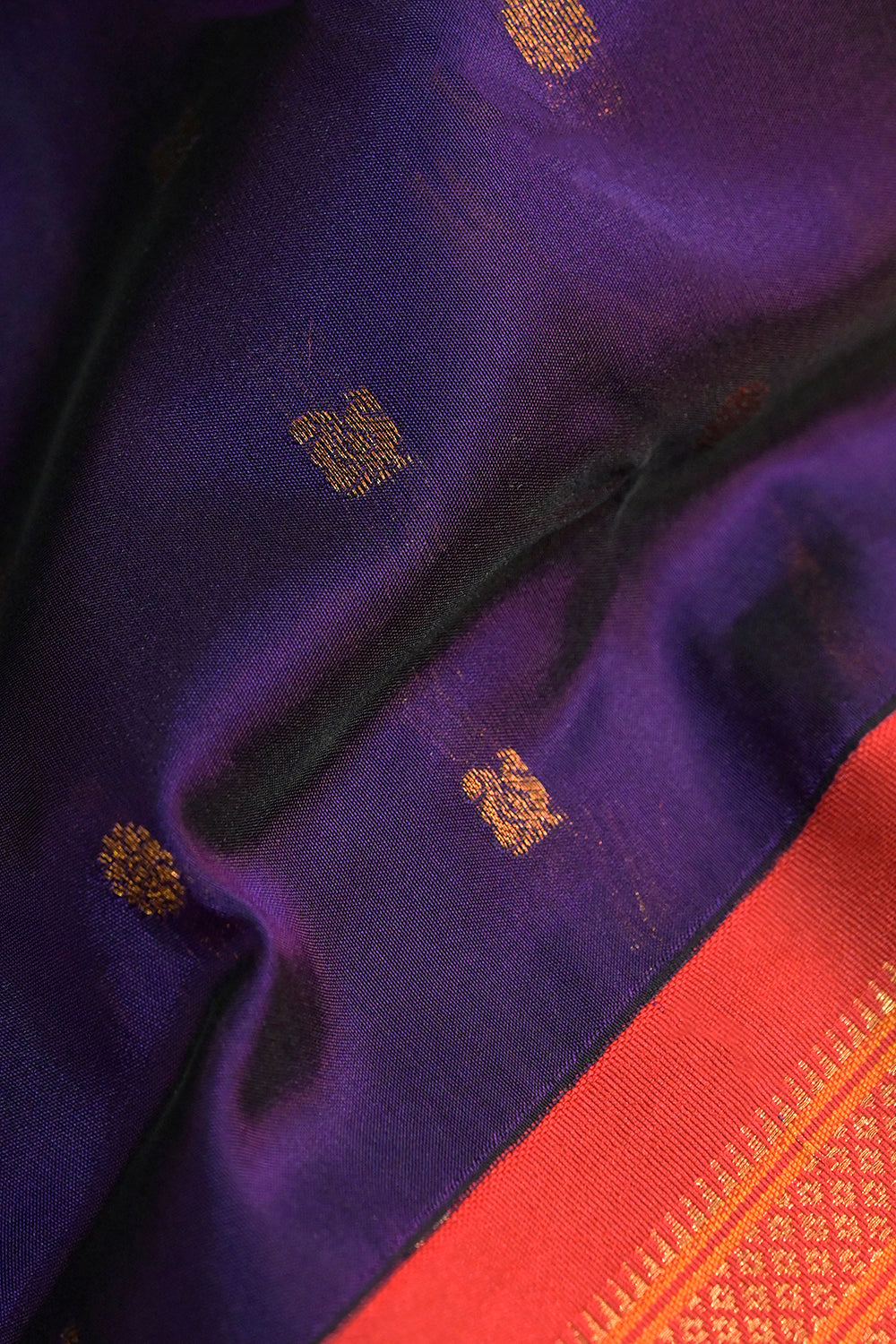 Semi Silk Woven Contrast Paithani