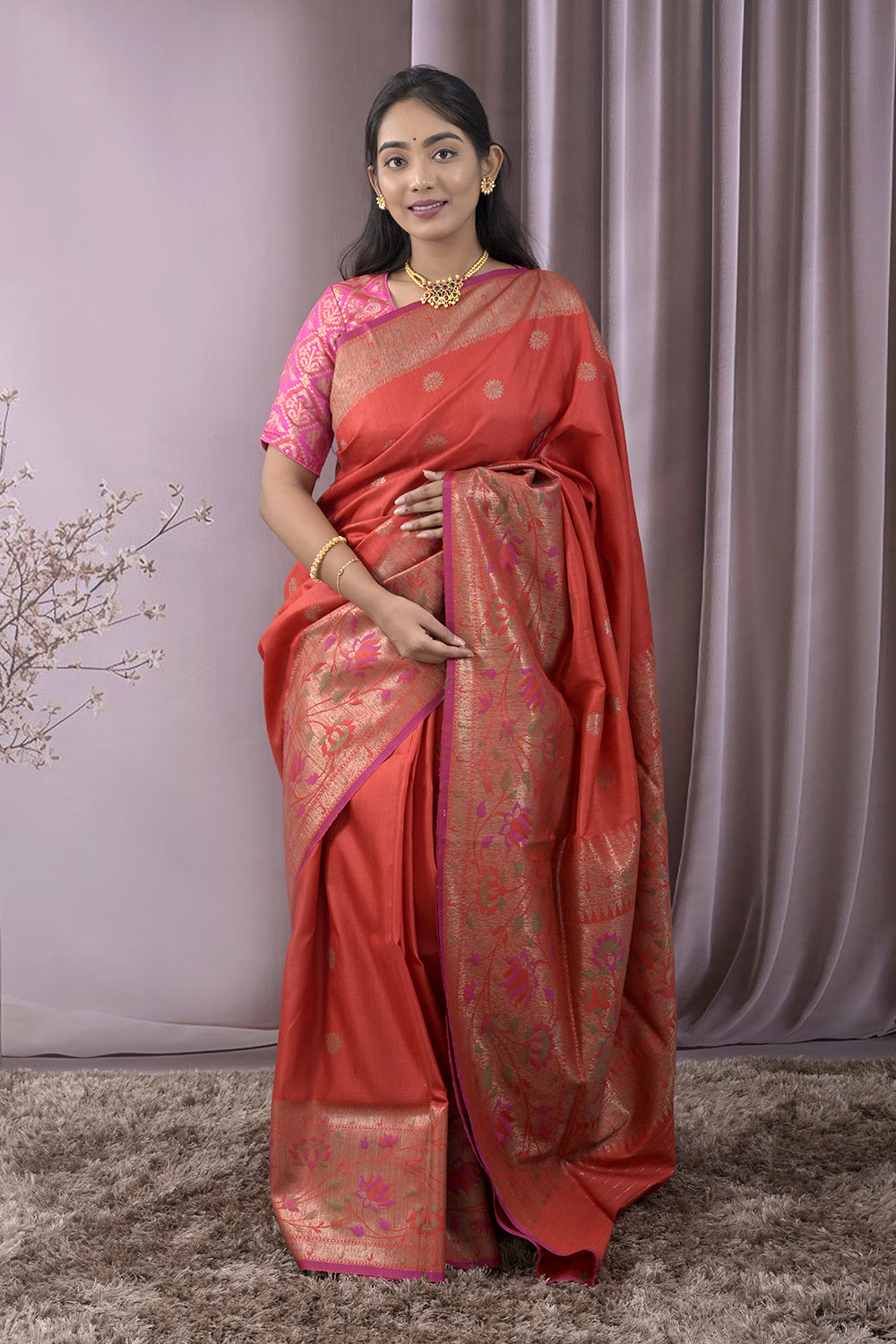 Banarasi Circular Round Motifs With Antique Jari