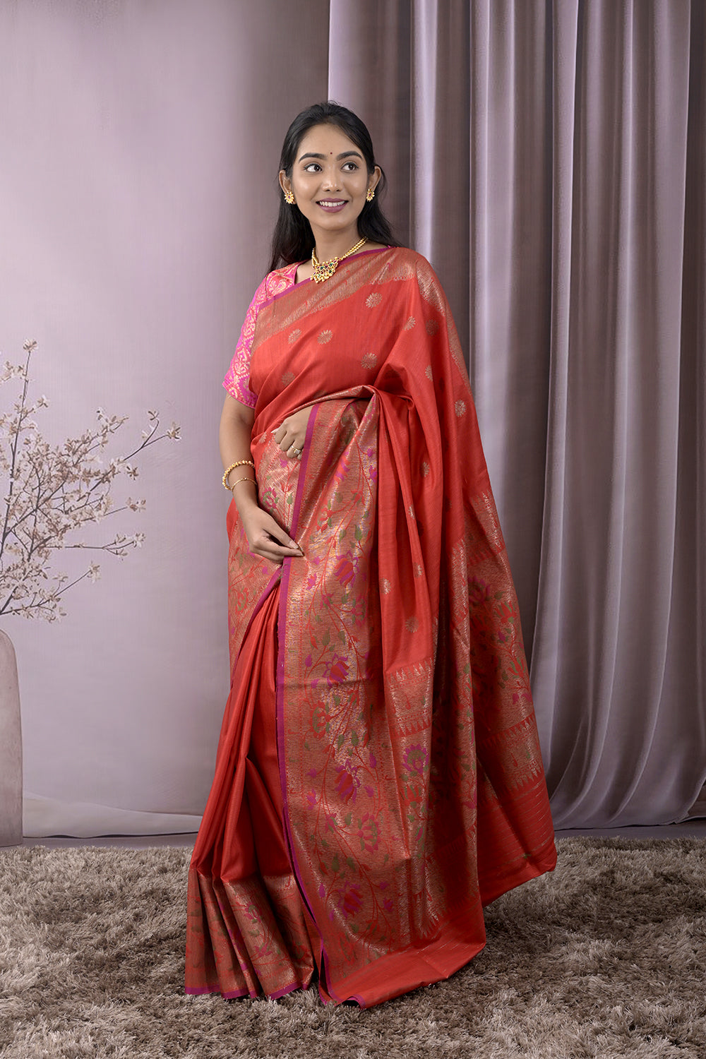 Banarasi Circular Round Motifs With Antique Jari