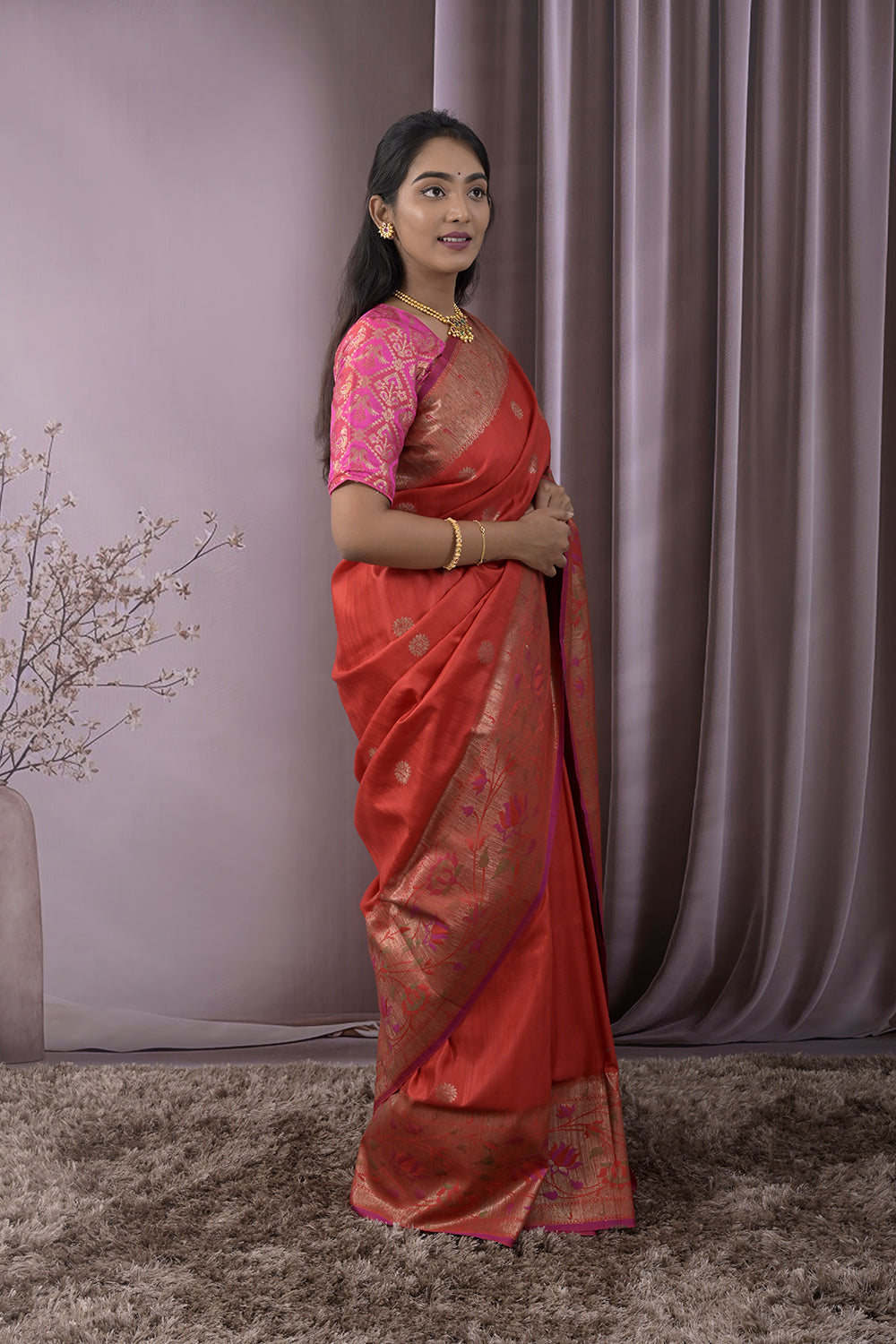 Banarasi Circular Round Motifs With Antique Jari