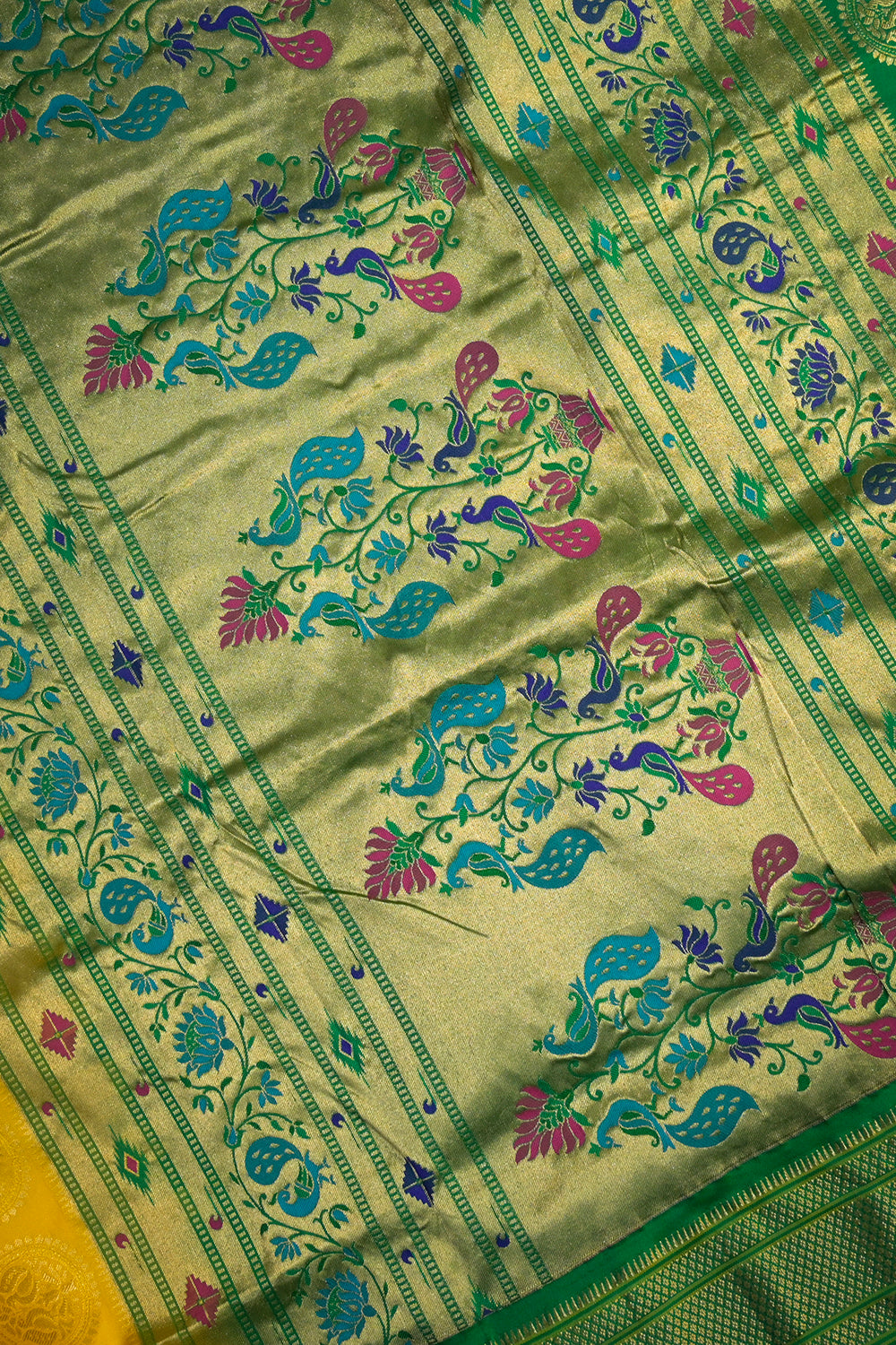 9yard Handwoven Pure Paithani With Chakra Meena Buttis And Green Contrast