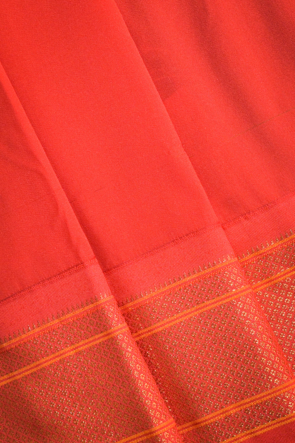 Semi Silk Woven Contrast Paithani