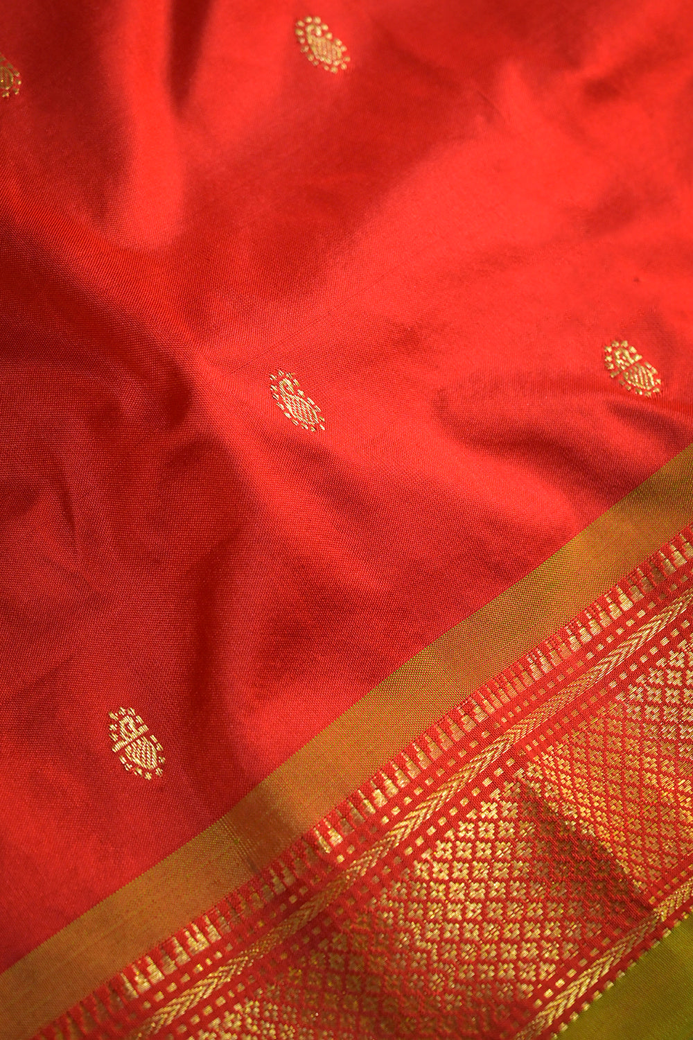 Paithani Handwoven Paithani With Peacock Pallu