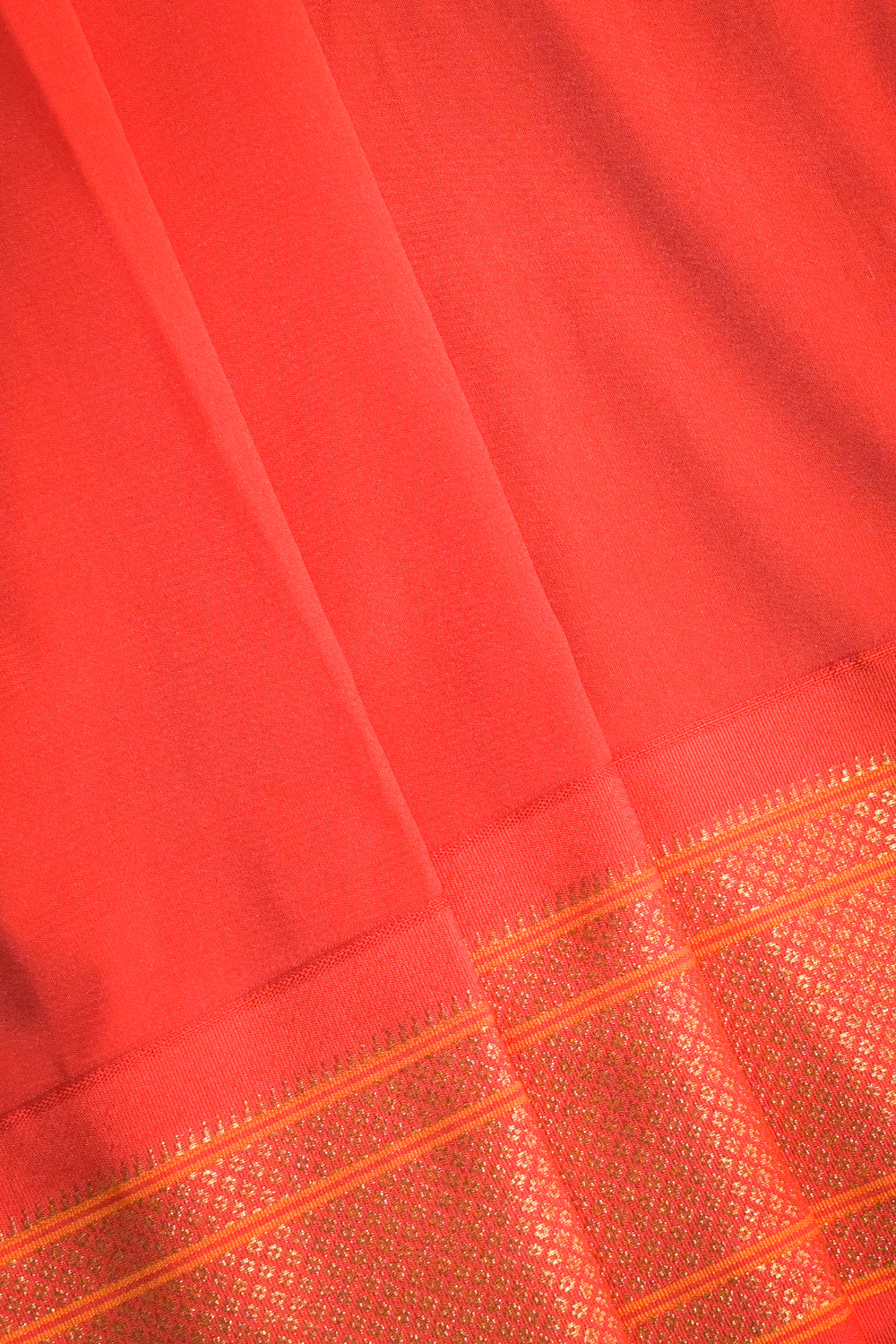 Semi Silk Woven Contrast Paithani