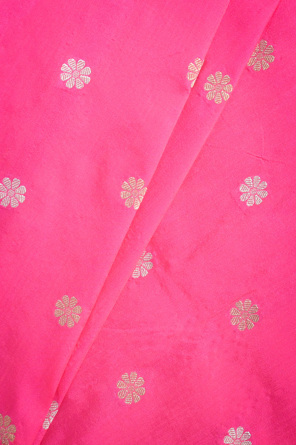 Soft Silk Borderless With Jari Leaf Motifs