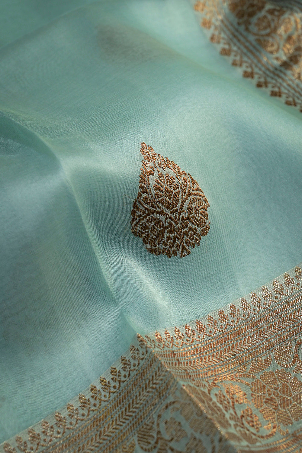 Organza Woven Antique Jari Motifs With Self Matching